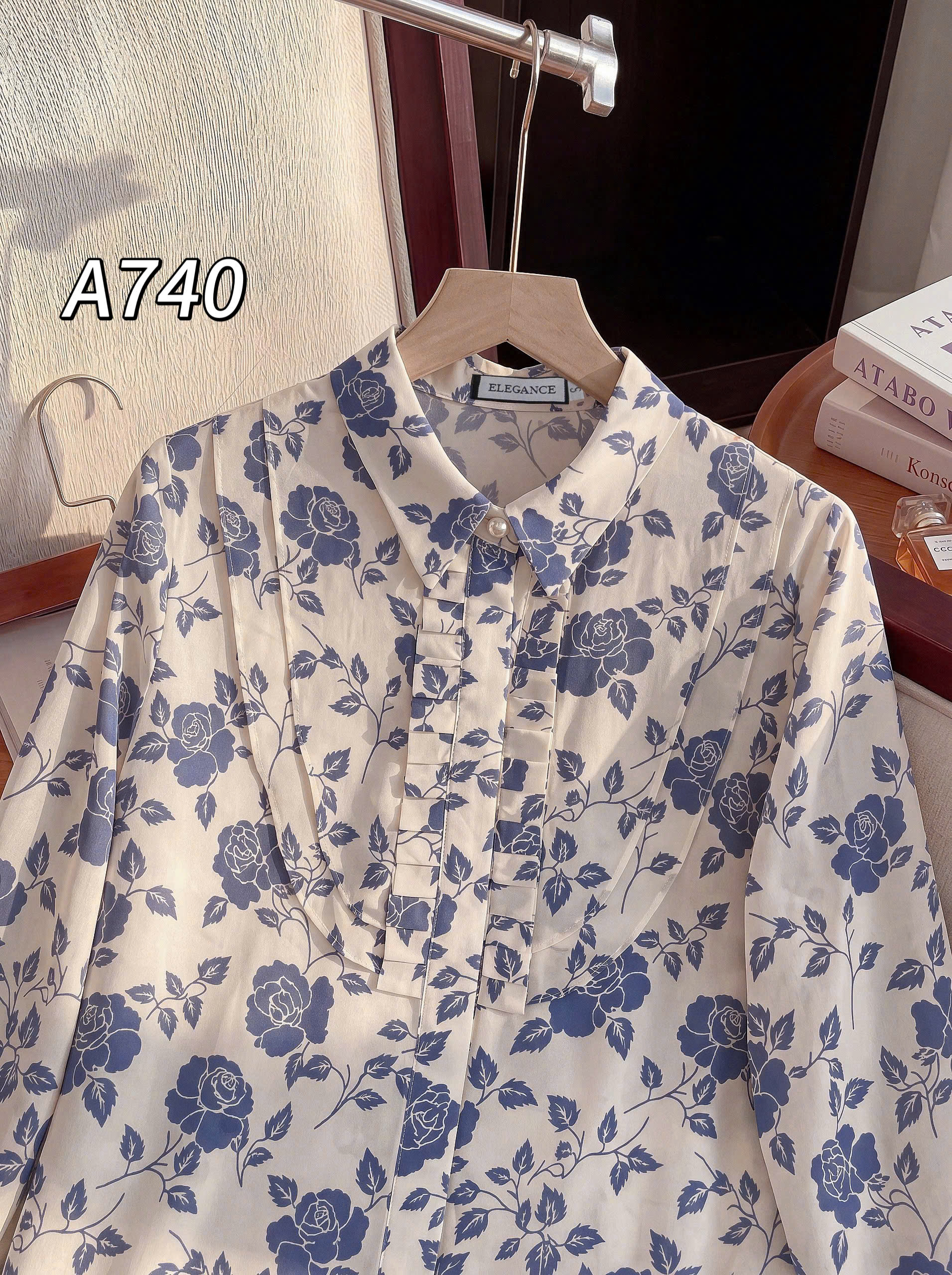 A740 áo hoa cổ xếp ly