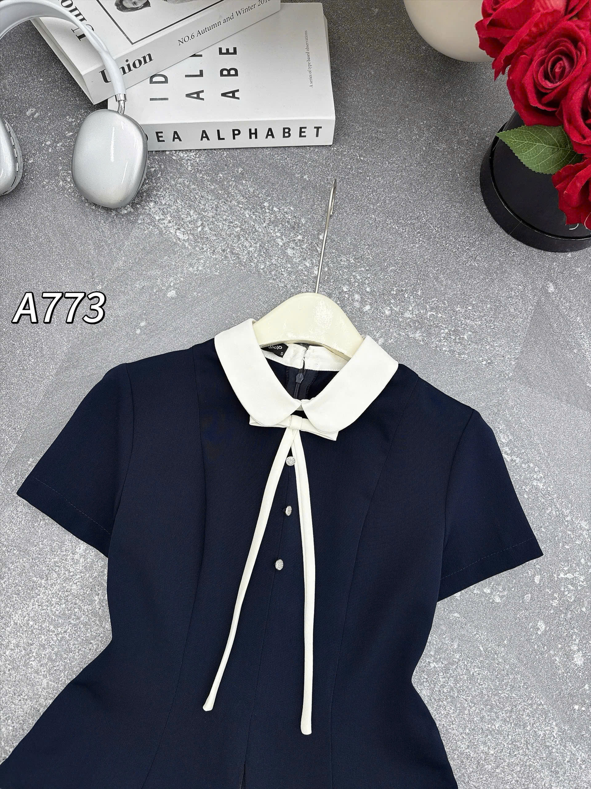 A773 áo cổ sen khóa lưng