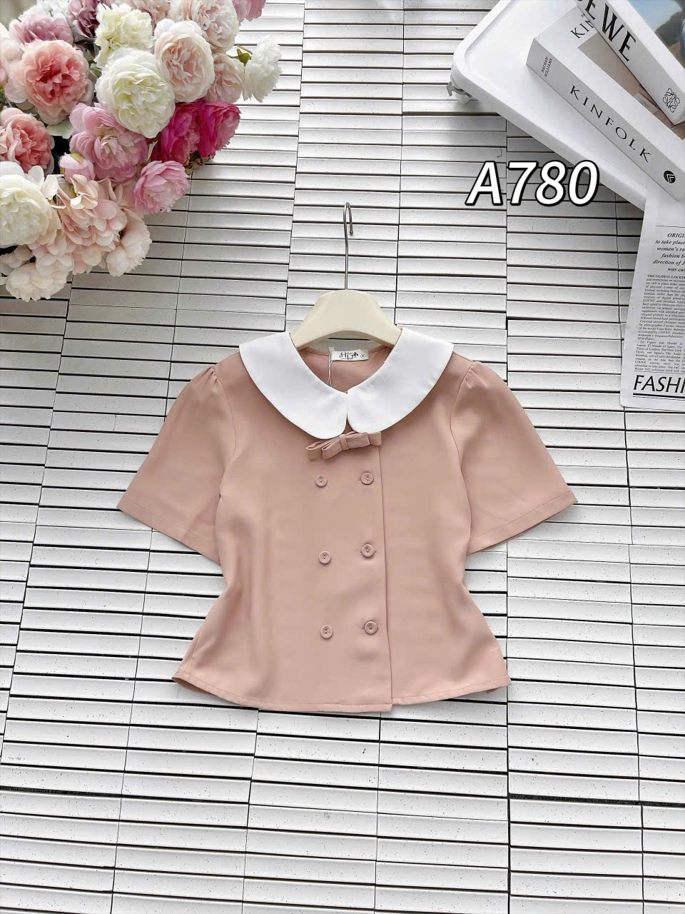 A780 Áo sơ mi cổ trắng gắn nơ