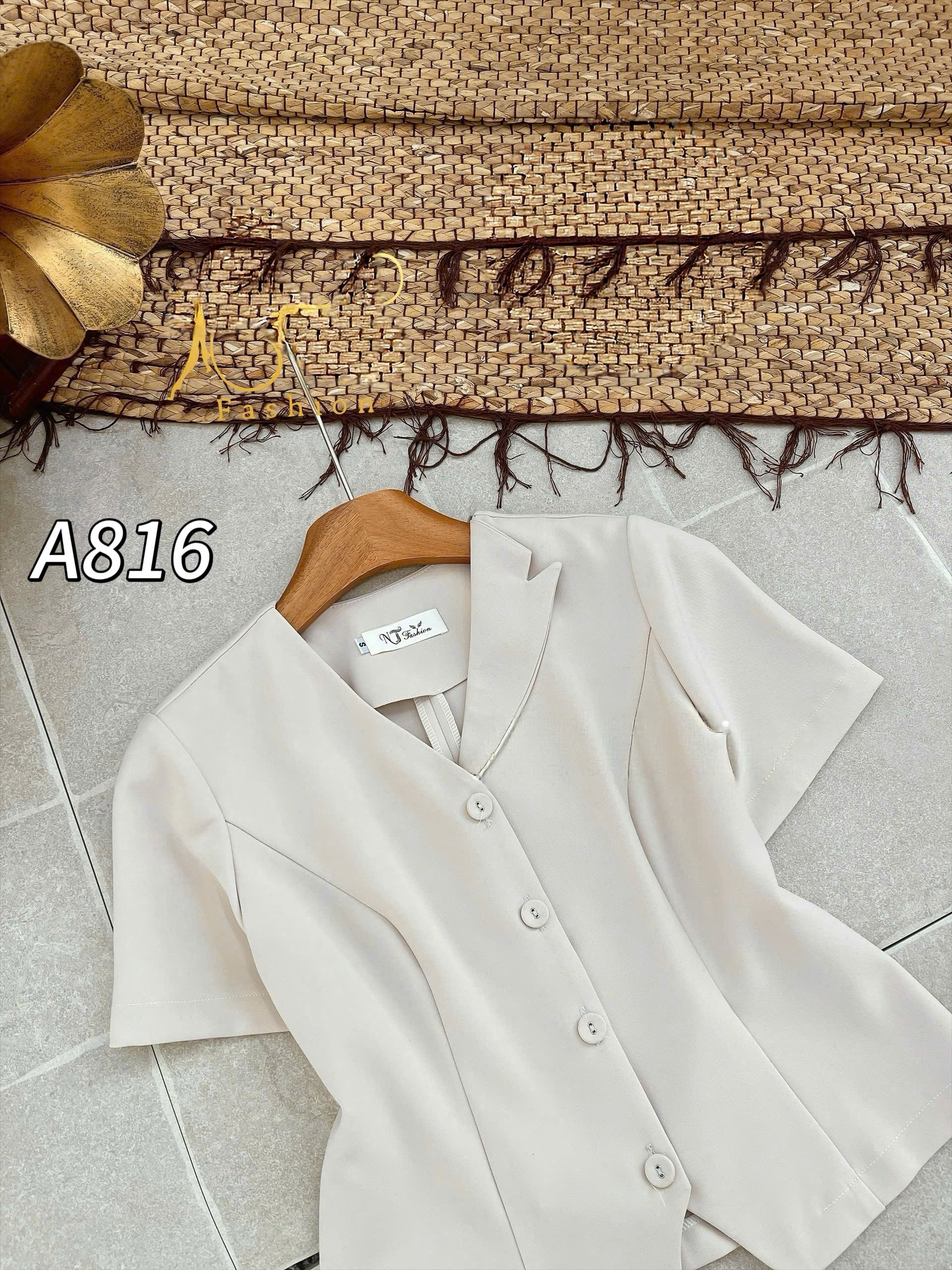 A816 Áo kí giả cổ K
