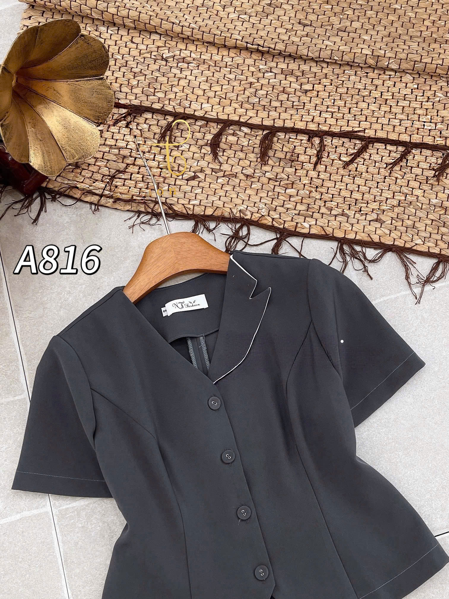 A816 Áo kí giả cổ K
