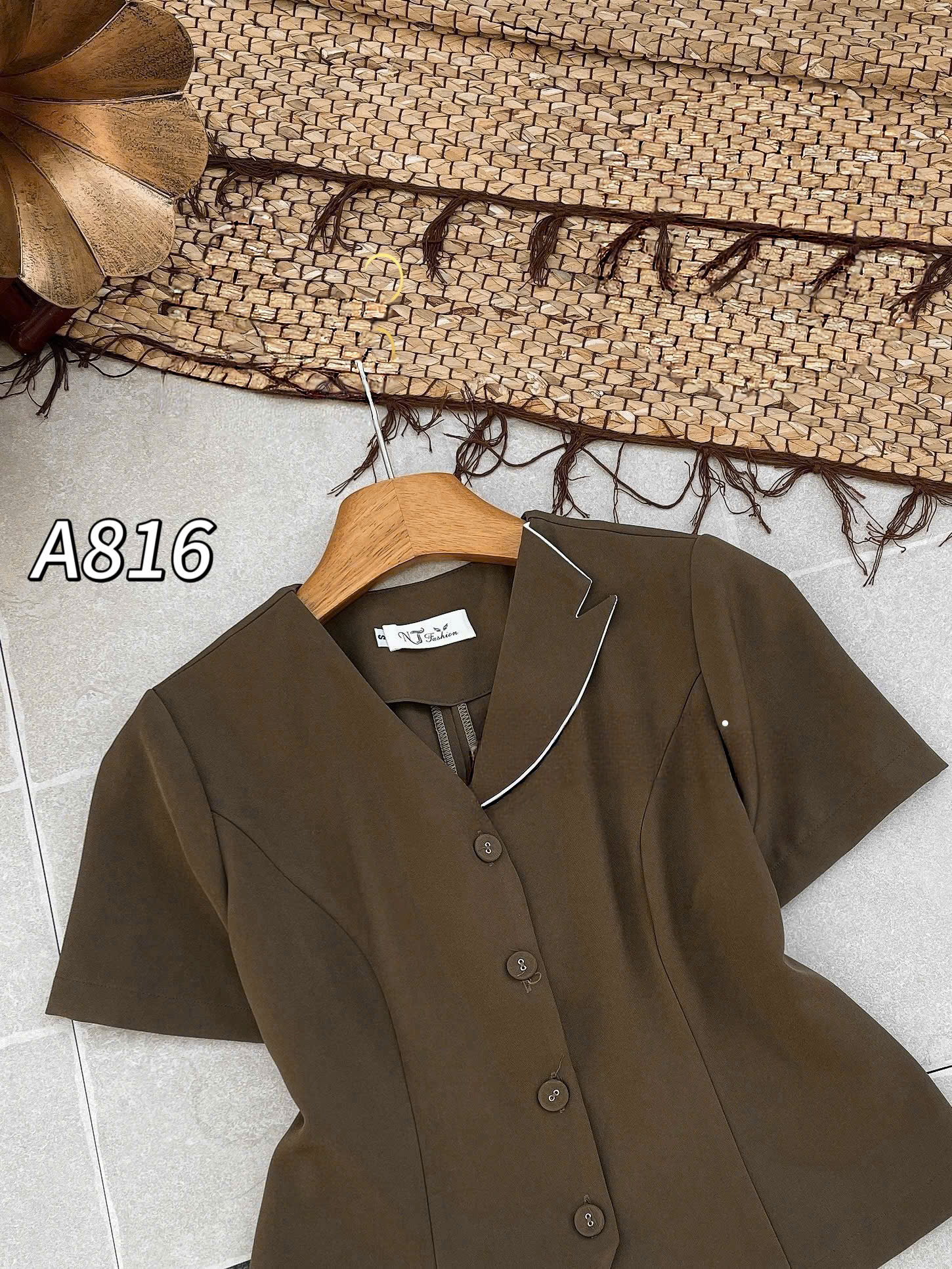 A816 Áo kí giả cổ K