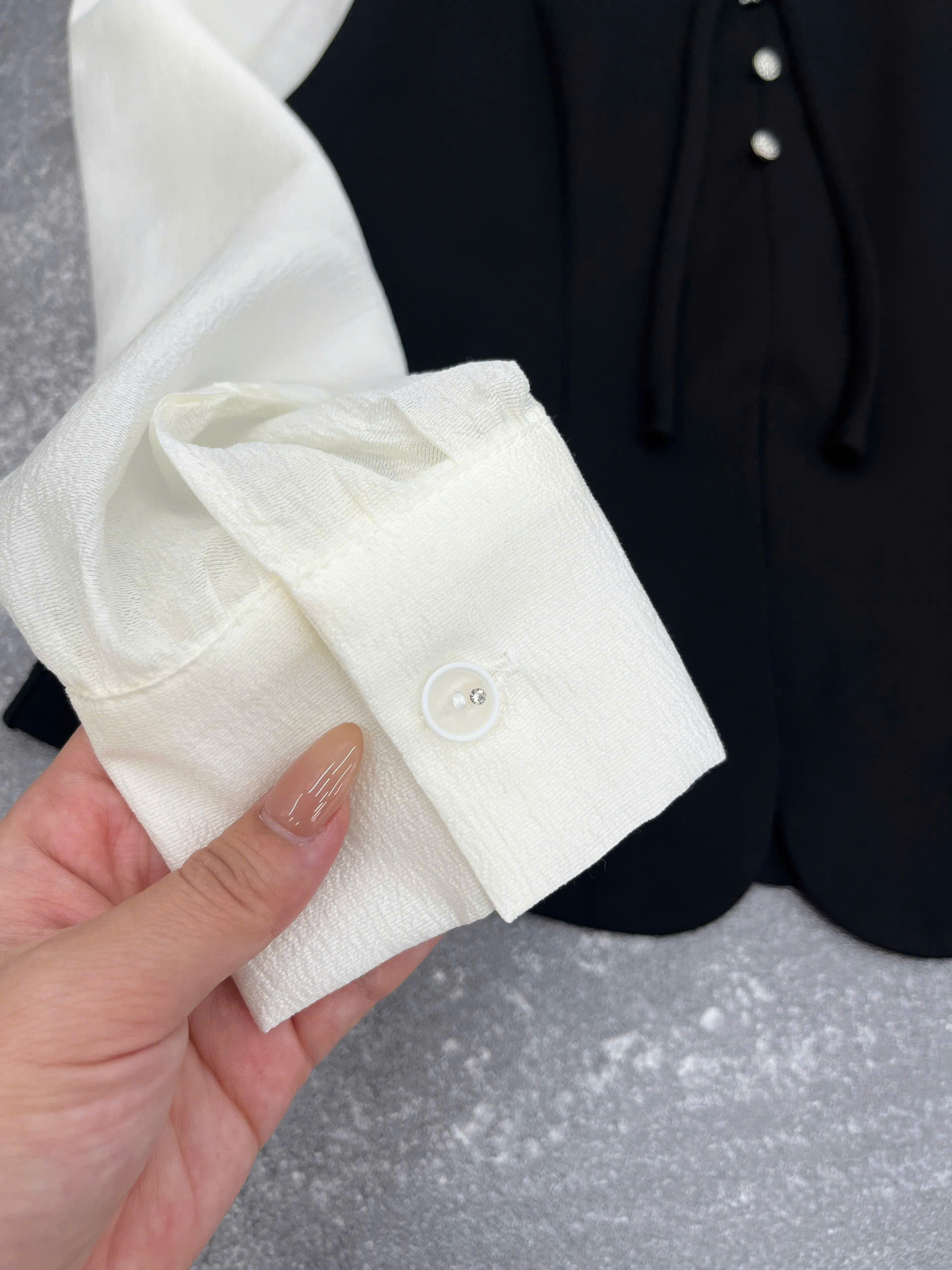 A841 Áo Peplum Cổ Nơ