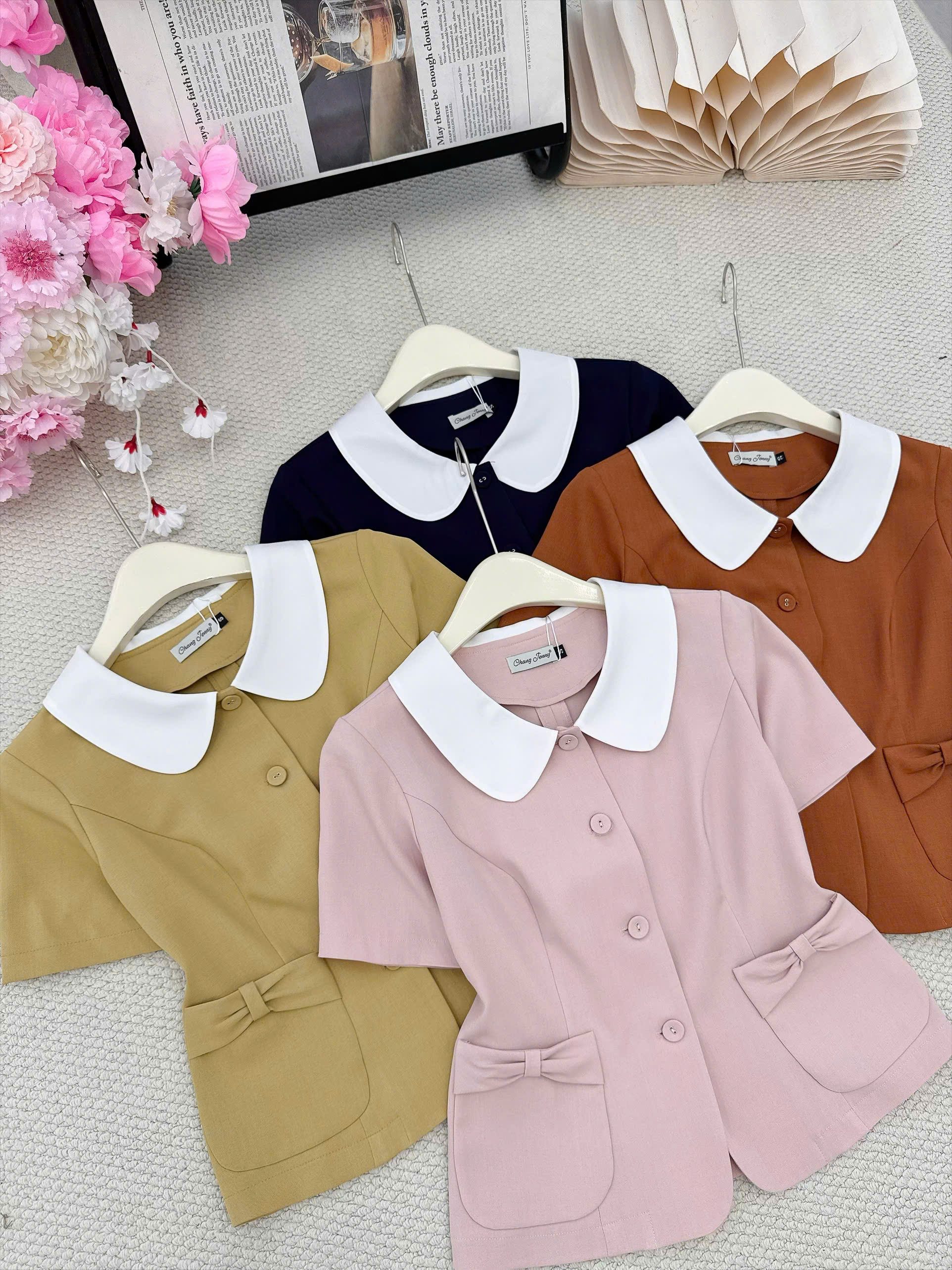 A846 Áo Cổ Sen Túi Nơ