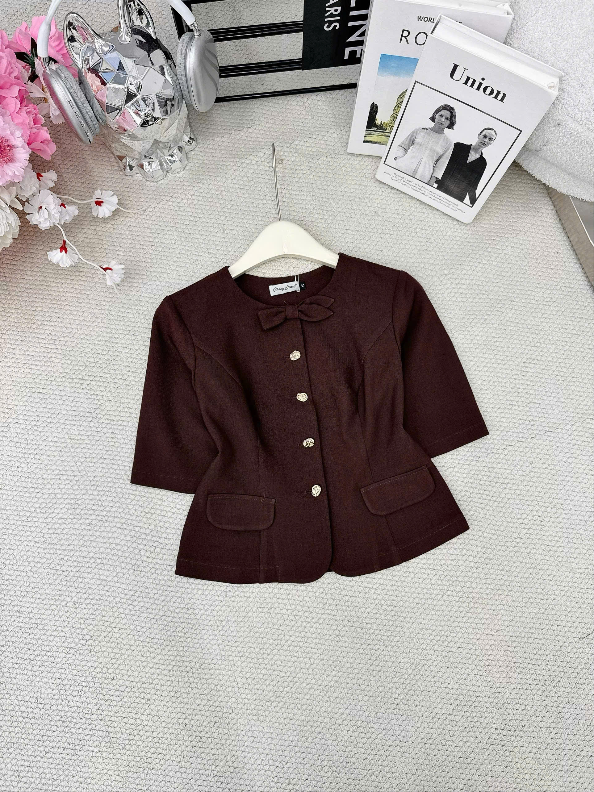 A848 Áo kí giả cổ nơ tay lỡ