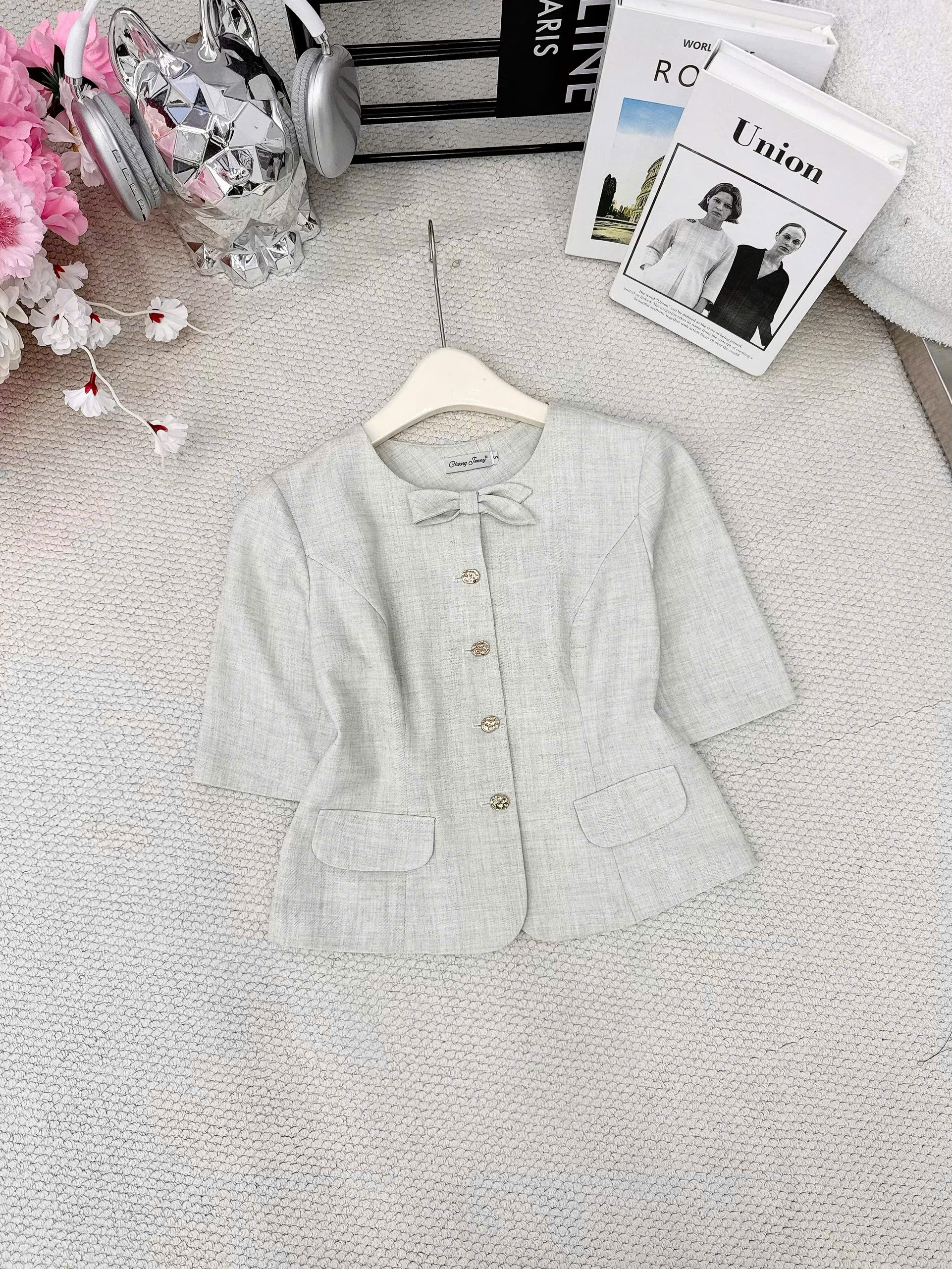 A848 Áo kí giả cổ nơ tay lỡ