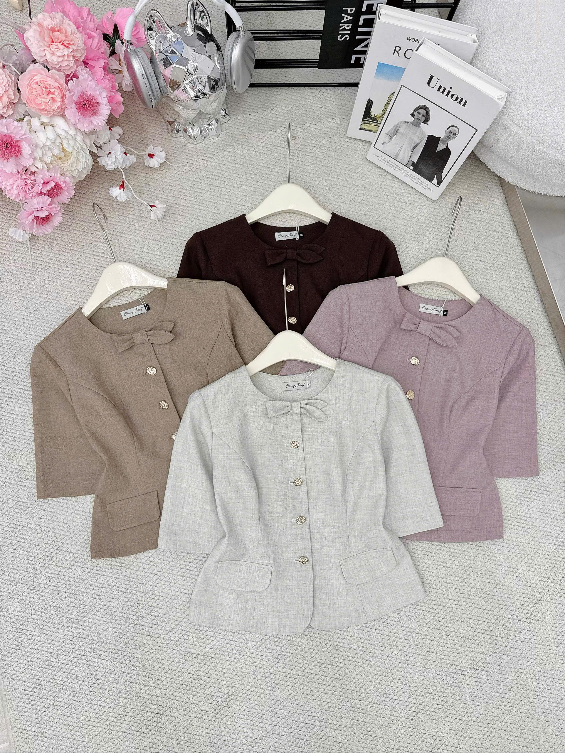 A848 Áo kí giả cổ nơ tay lỡ
