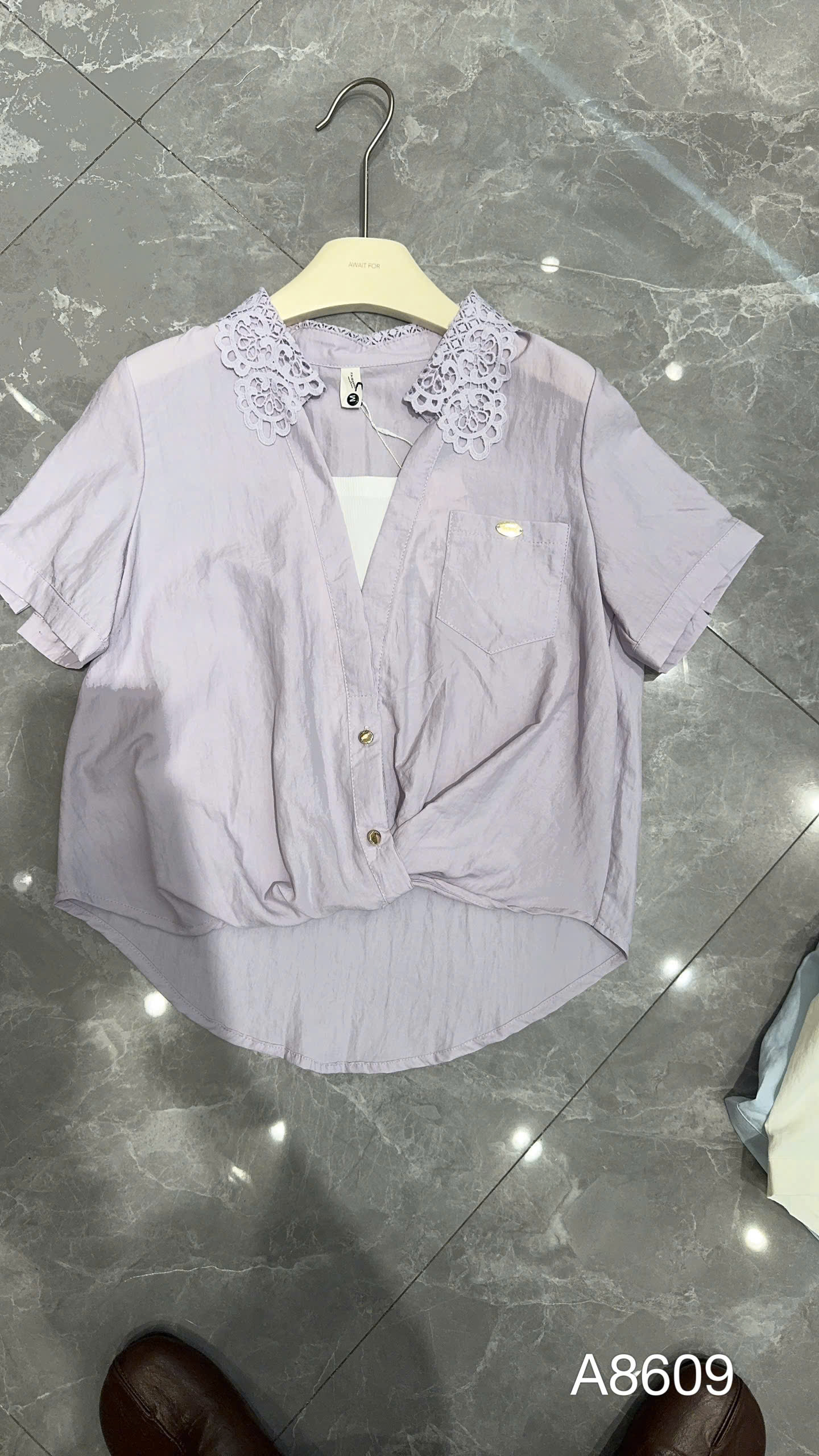 A8609 Áo sơ mi cổ ren