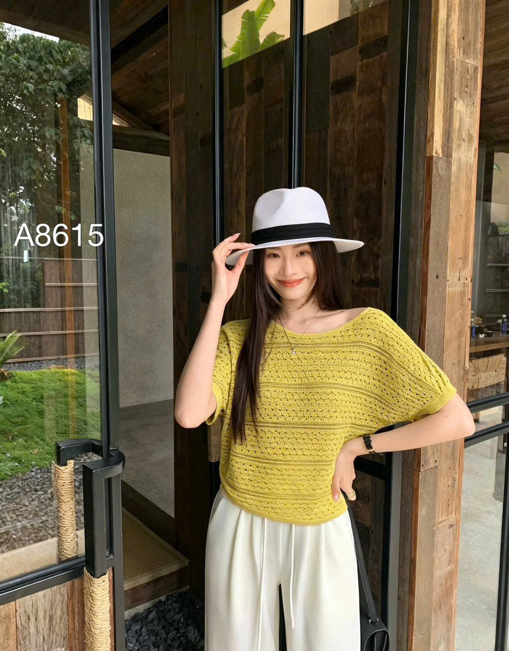 A8615 áo len mongtoghi cổ thuyền