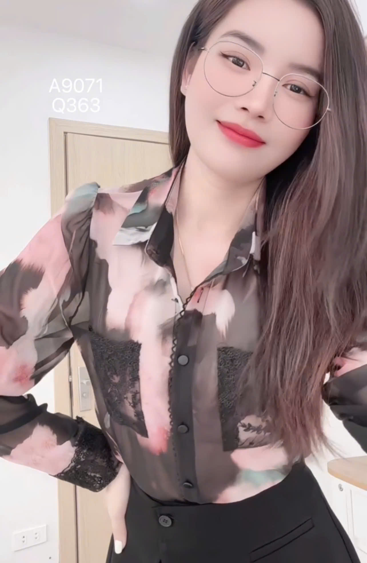 A9071 Áo sơ mi tay dài mỏng họa tiết