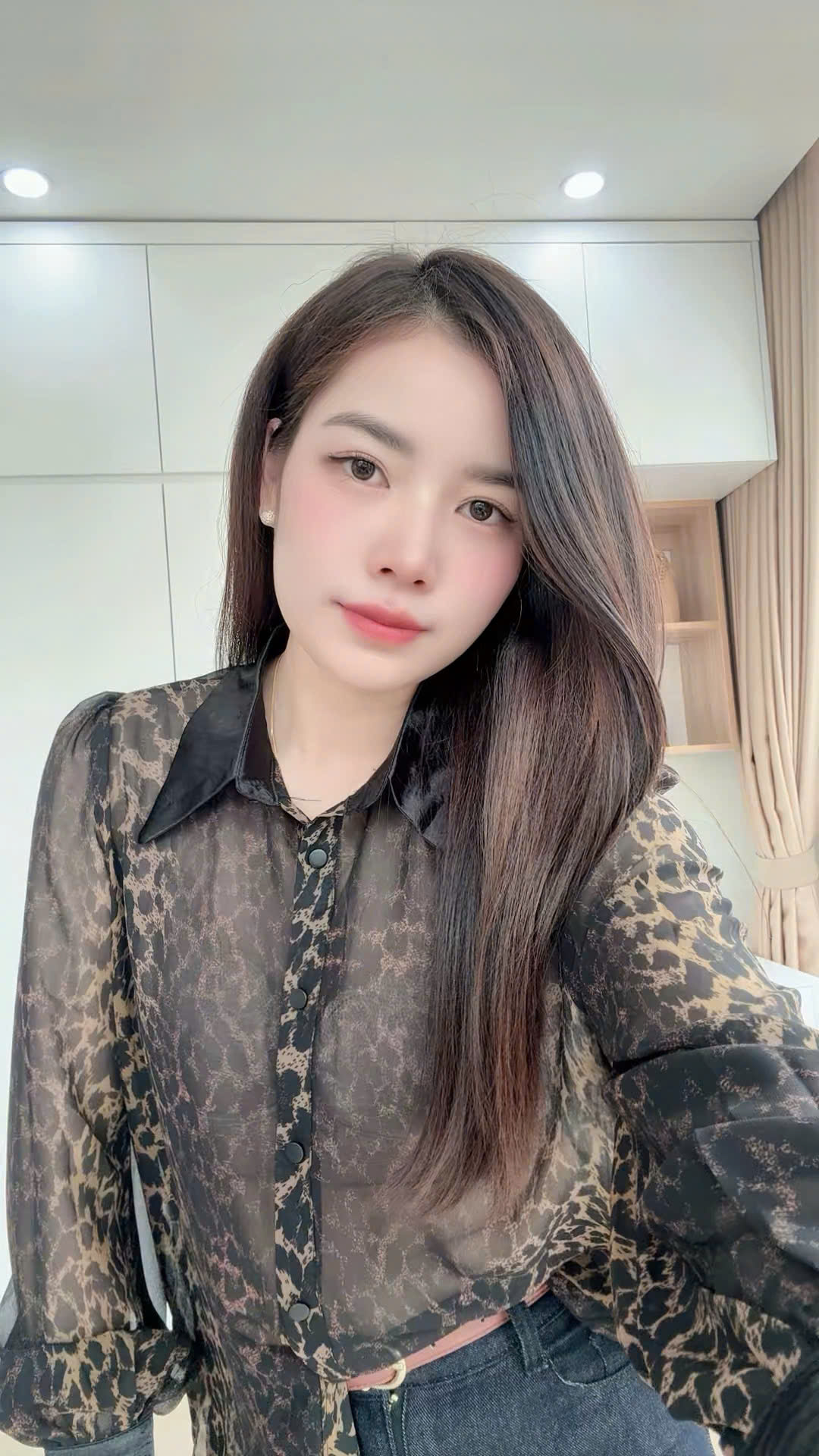 A9071 Áo sơ mi tay dài mỏng họa tiết
