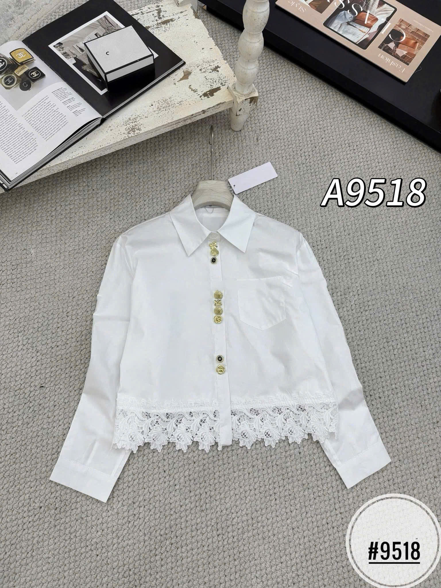 A9518 Áo sơ mi cúc vàng túi ngực