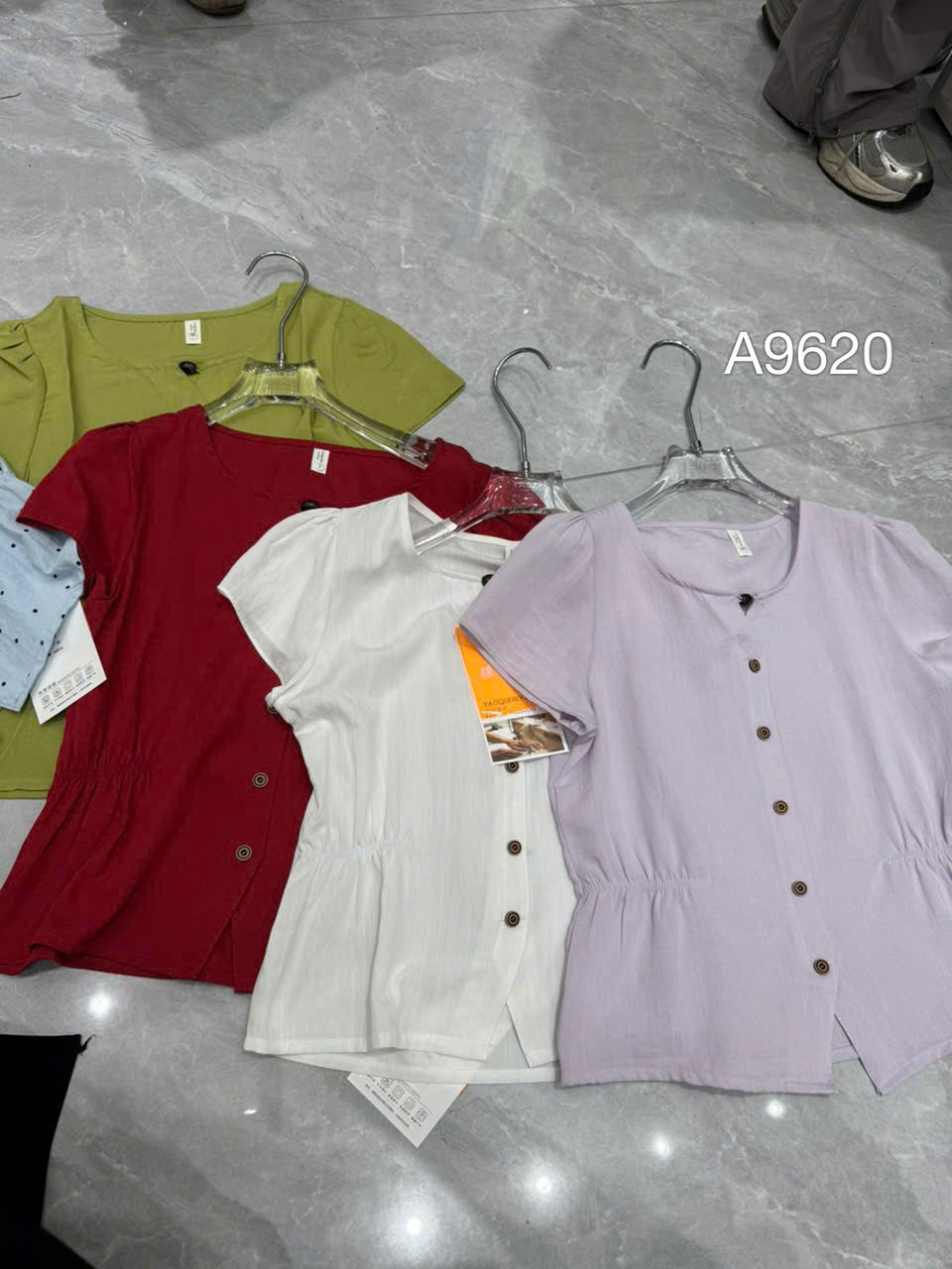 A9620 Áo sơ mi cổ tròn cúc đen