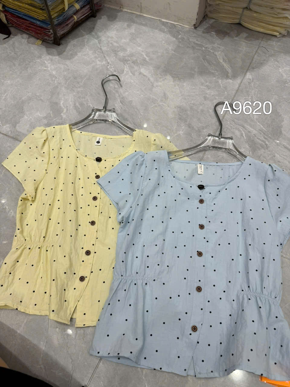 A9620 Áo sơ mi cổ tròn cúc đen