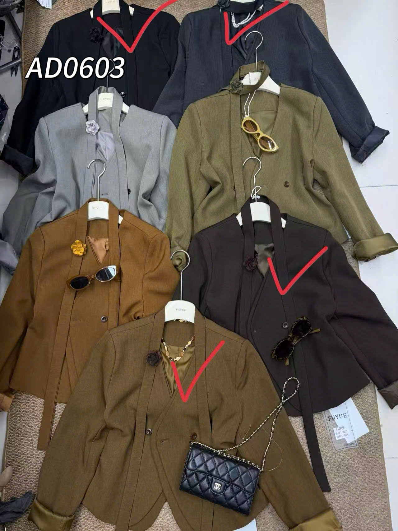 AD0603 Áo dạ cổ V QC
