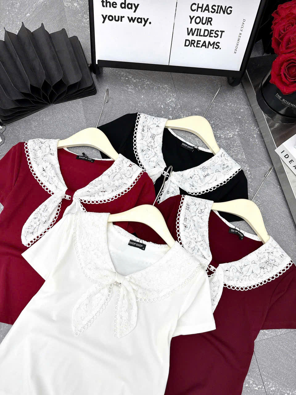 AP53 Áo phông phối cổ ren