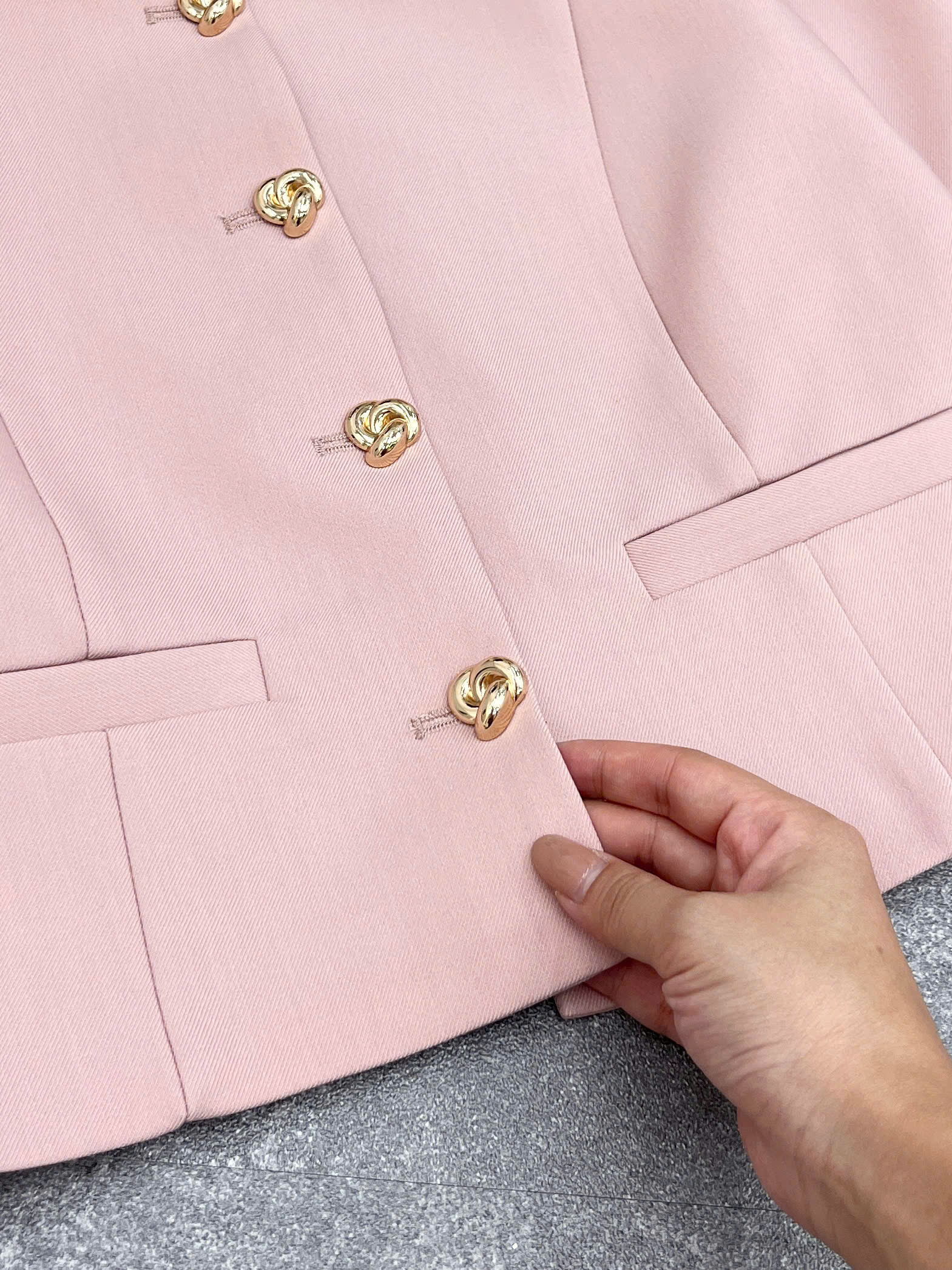 AV235 Áo vest nữ cổ đức phối khuy vàng