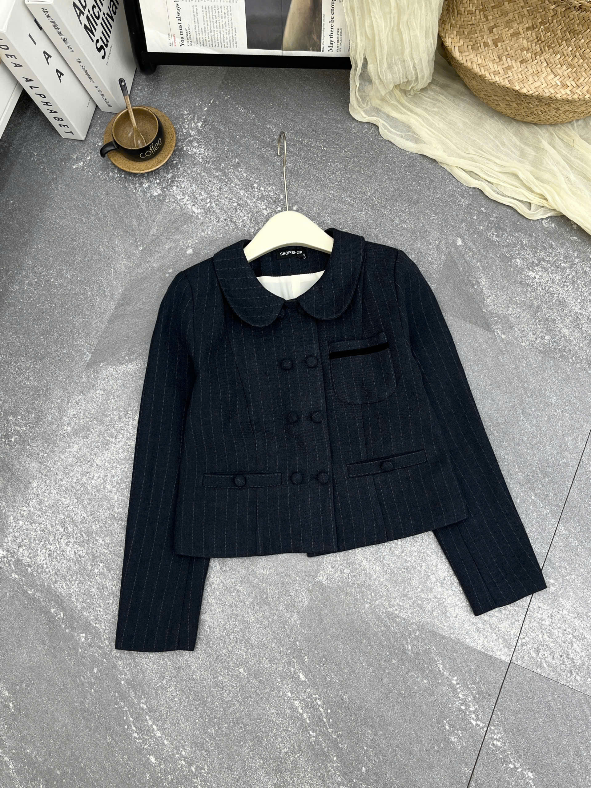 AV236 Áo Vest Cổ Sen Kẻ
