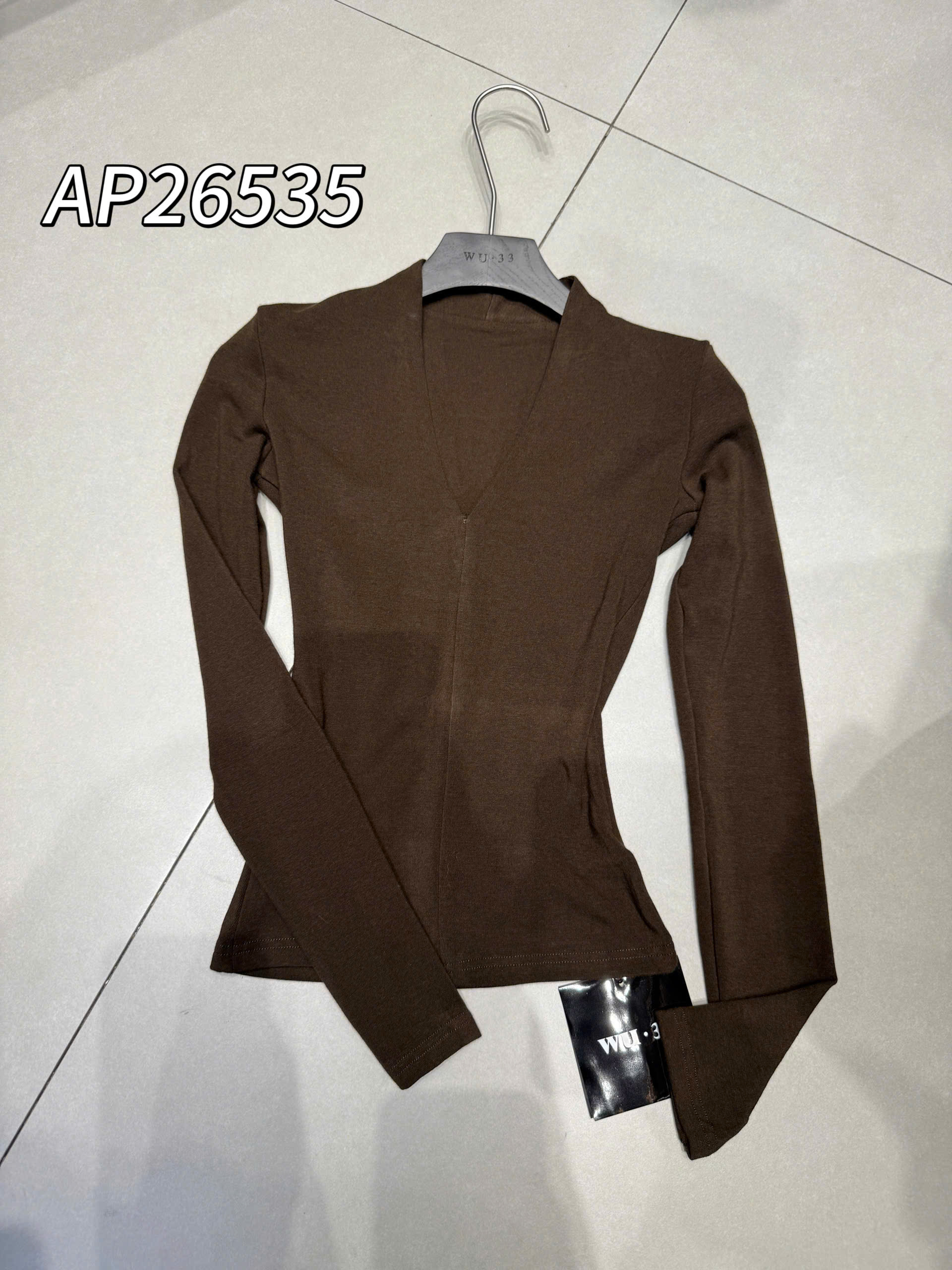 AP26535 Áo thun dài tay cổ V