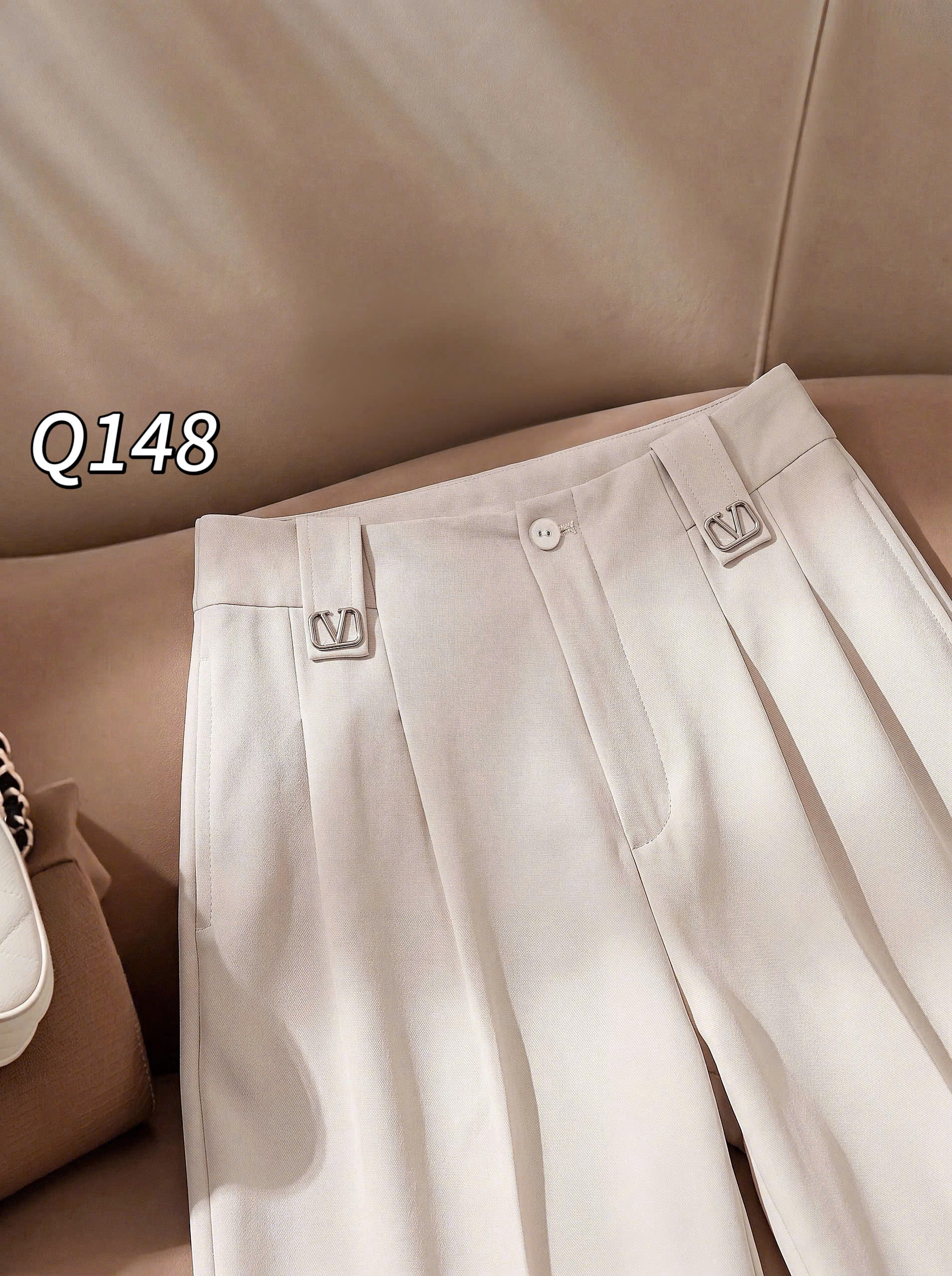 Q148 Quần xuông đỉa V