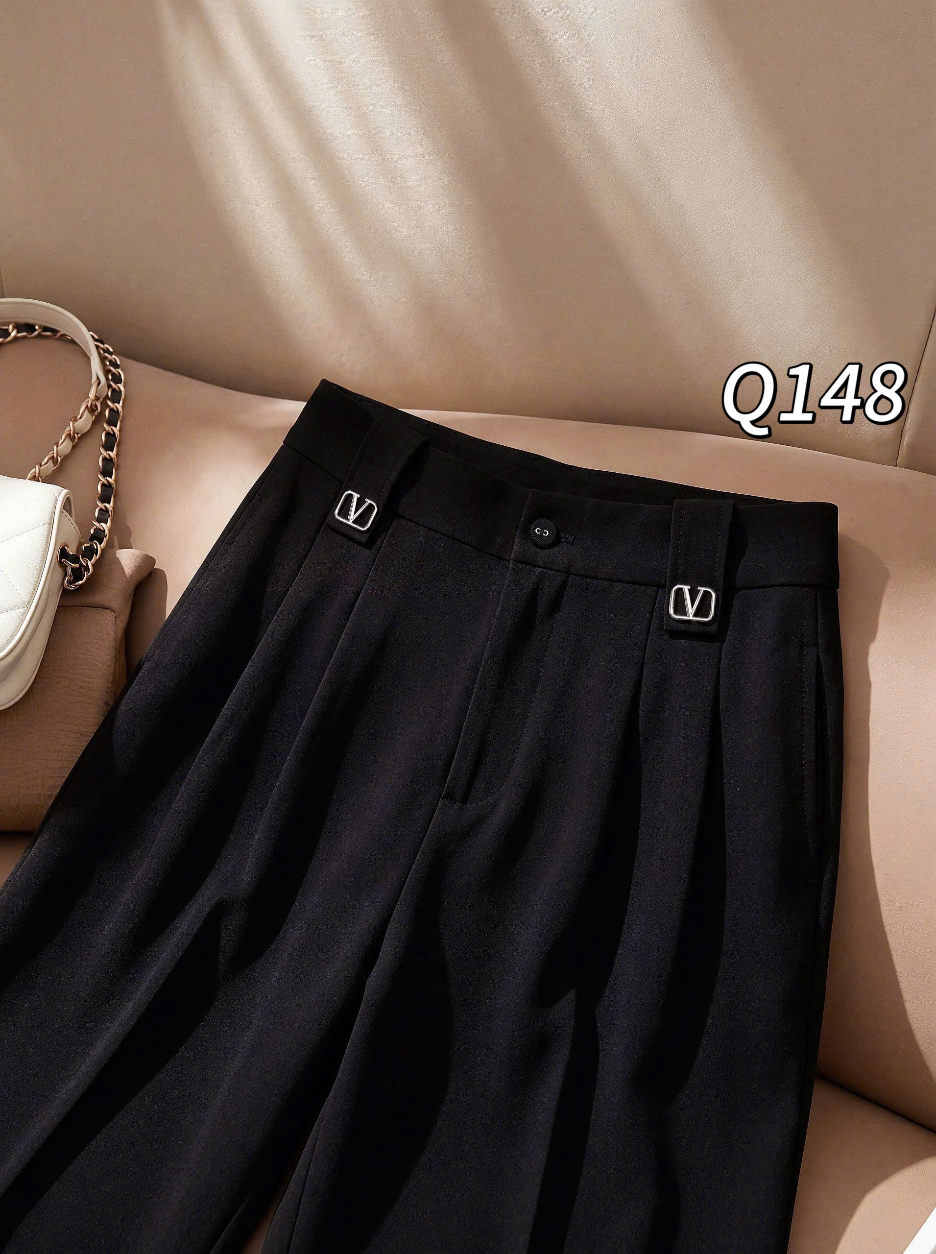 Q148 Quần xuông đỉa V