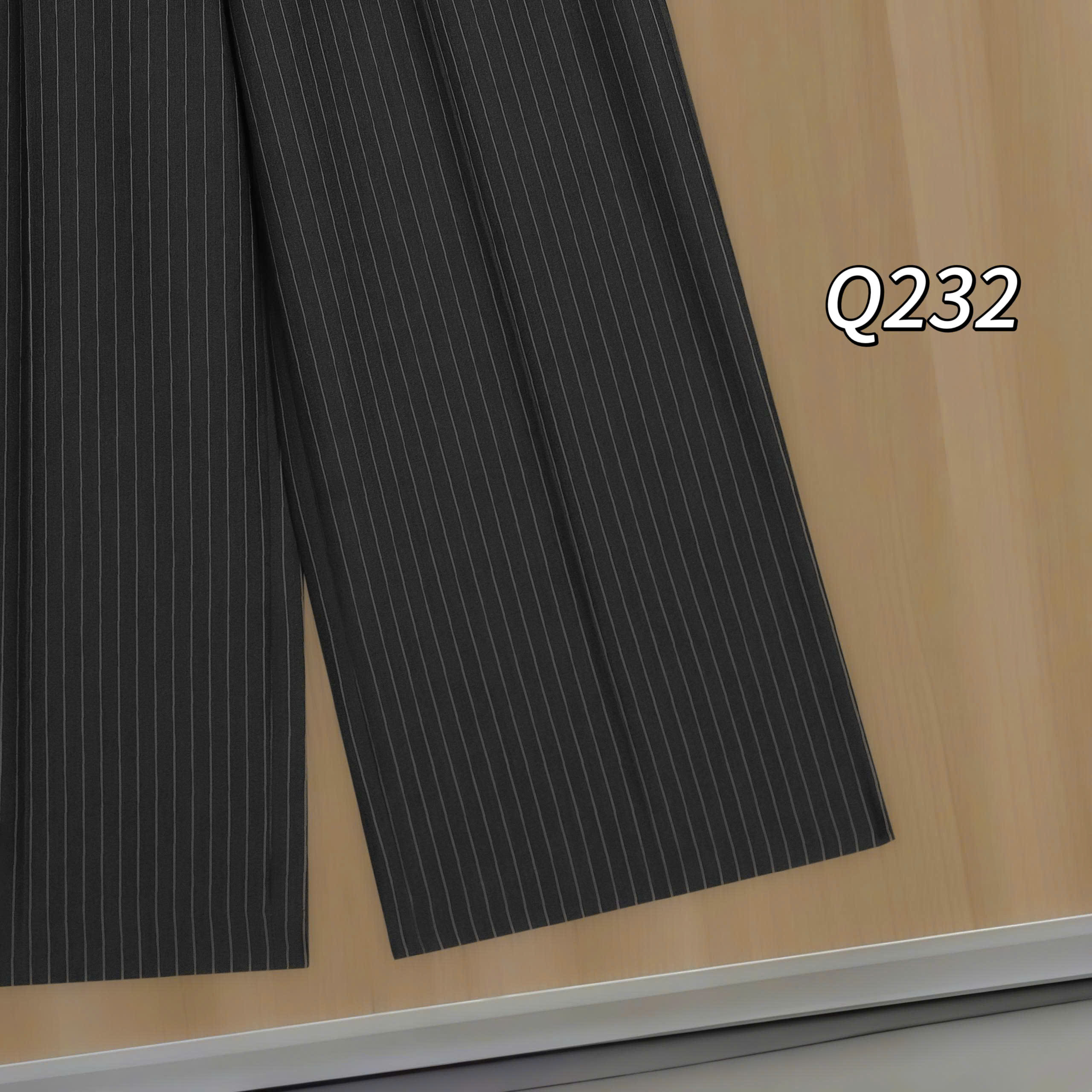 Q232 Quần xuông kẻ 2 cúc lệch