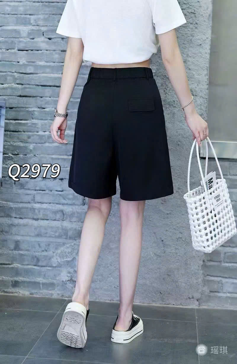 Q2979 Quần ngố cúc lệch