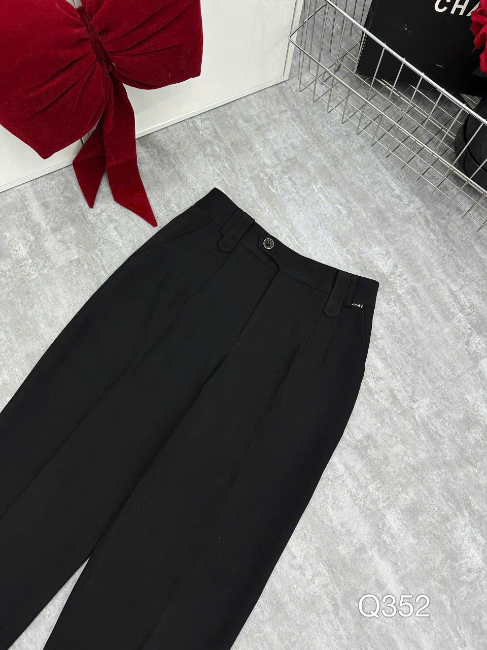Q352 Quần baggy khuy lệch