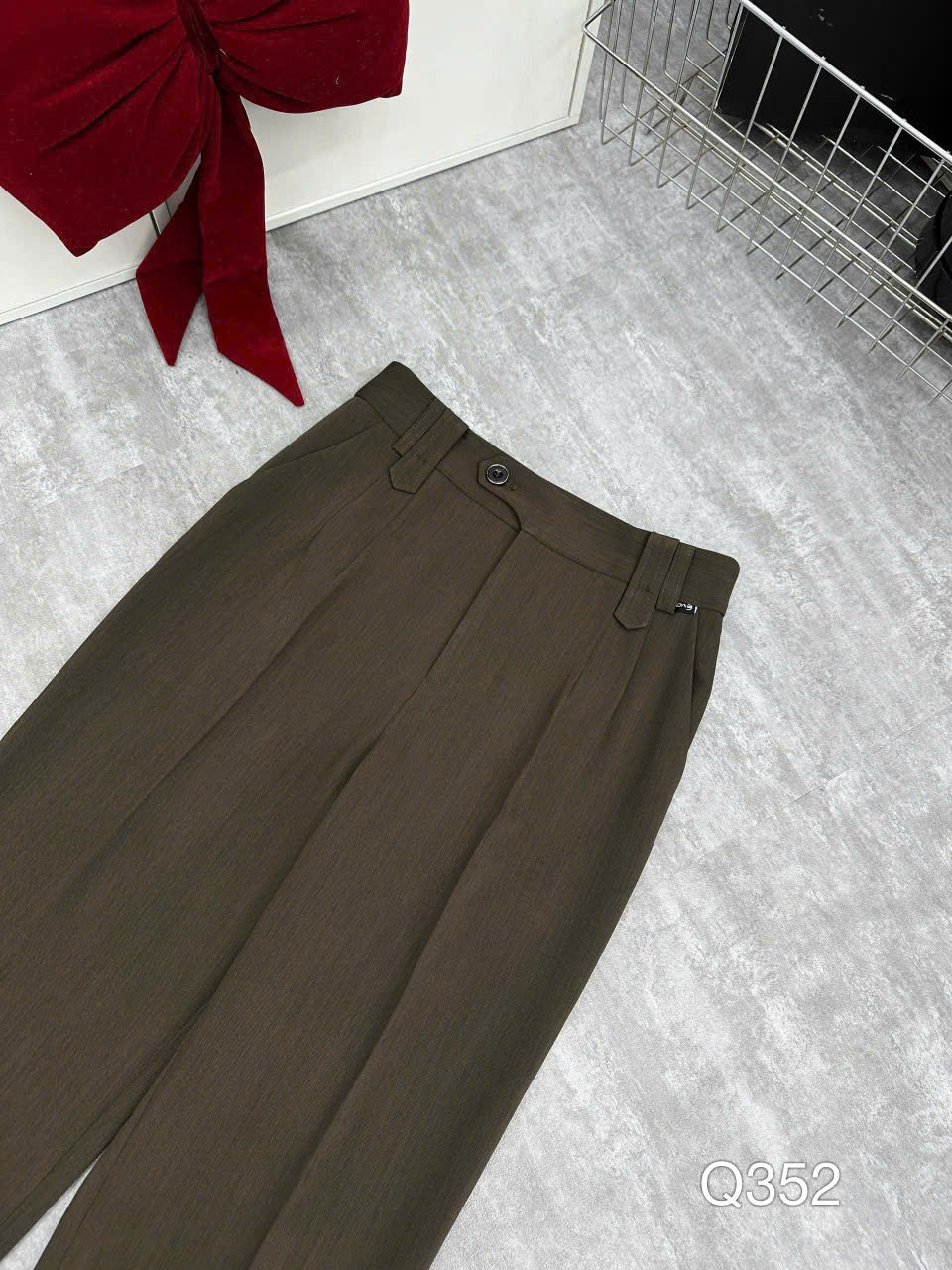 Q352 Quần baggy khuy lệch