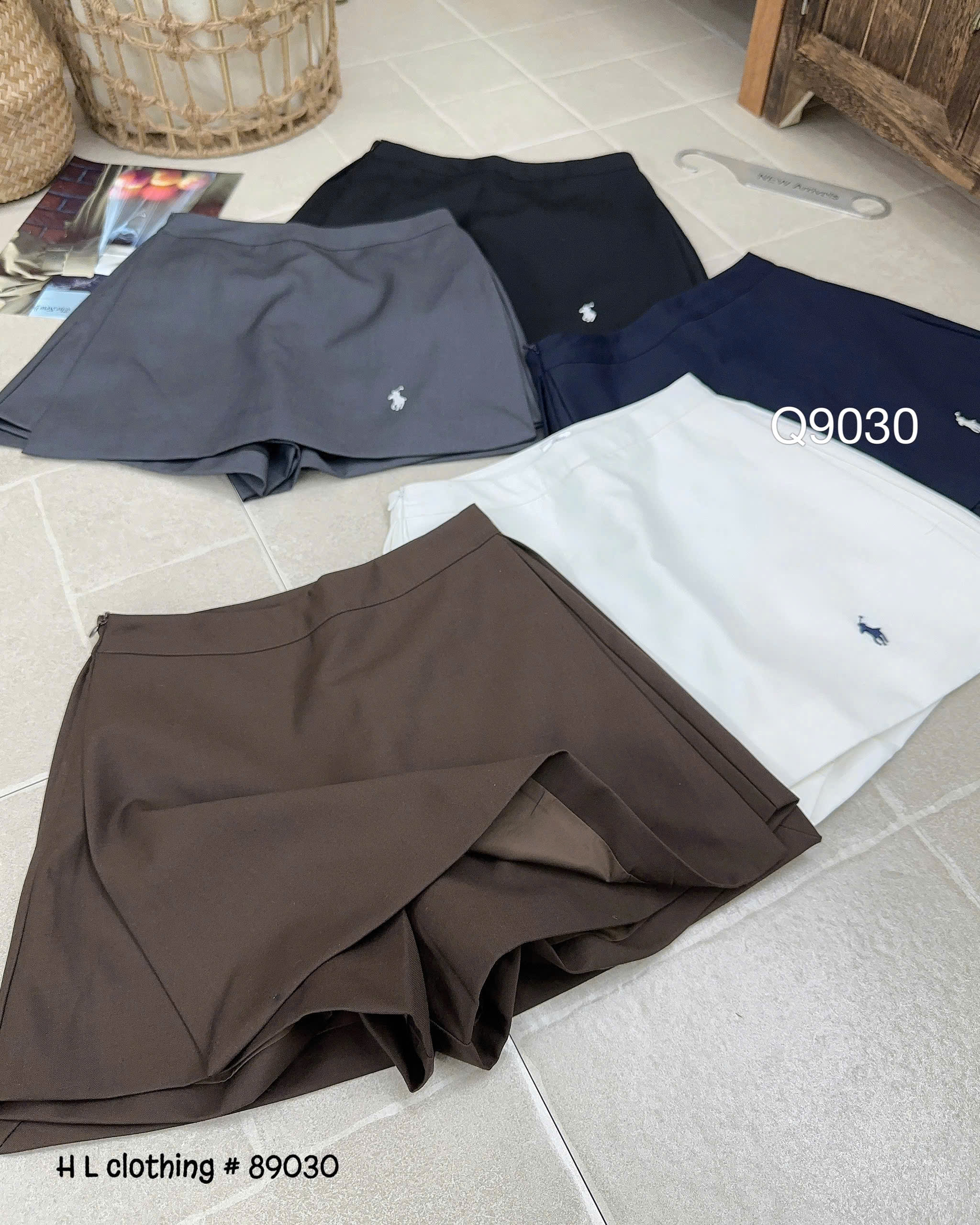 Q9030 quần giả váy thêu ngựa