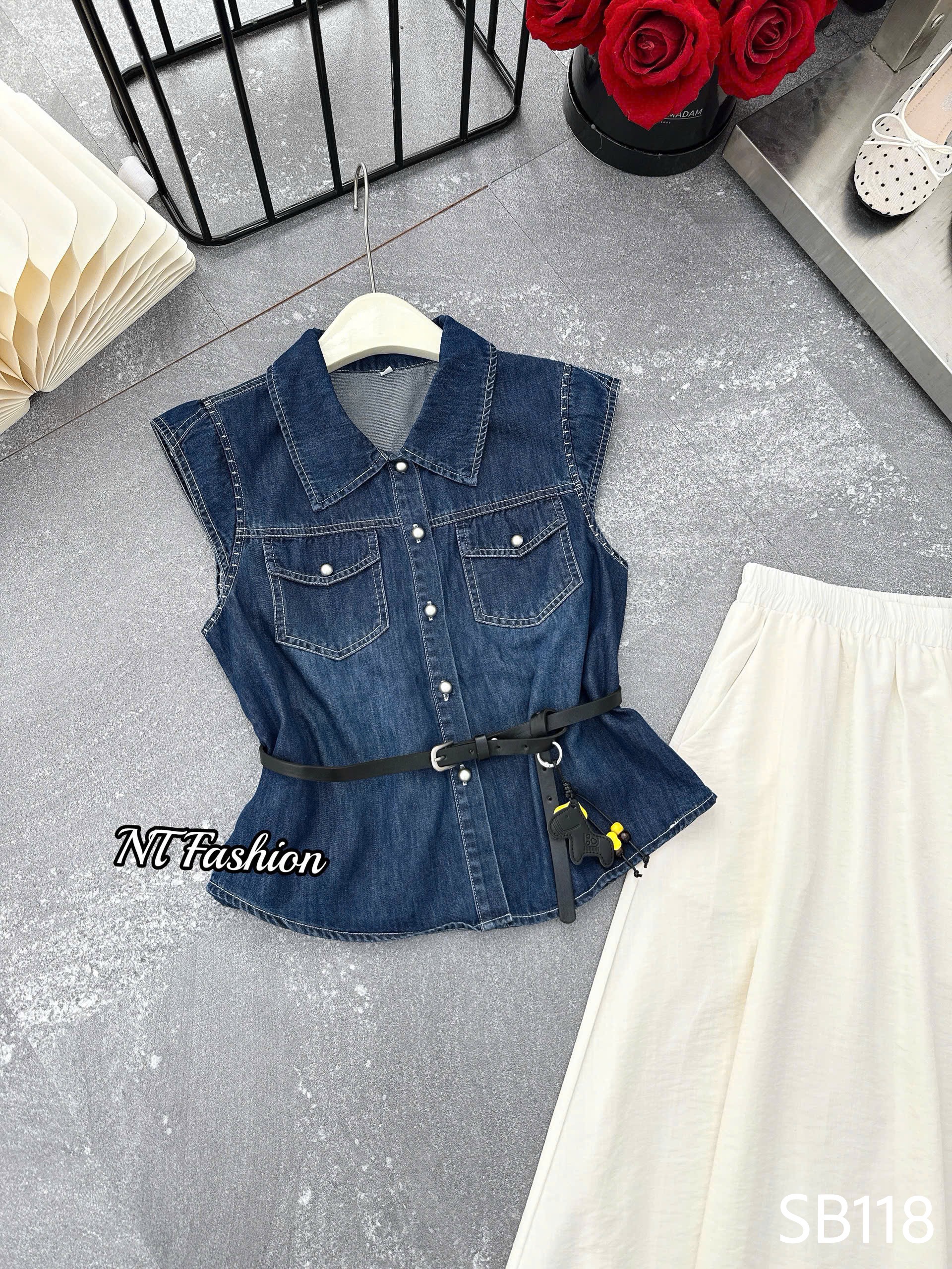 SB118 Sét bộ chân váy xòe áo gile bò