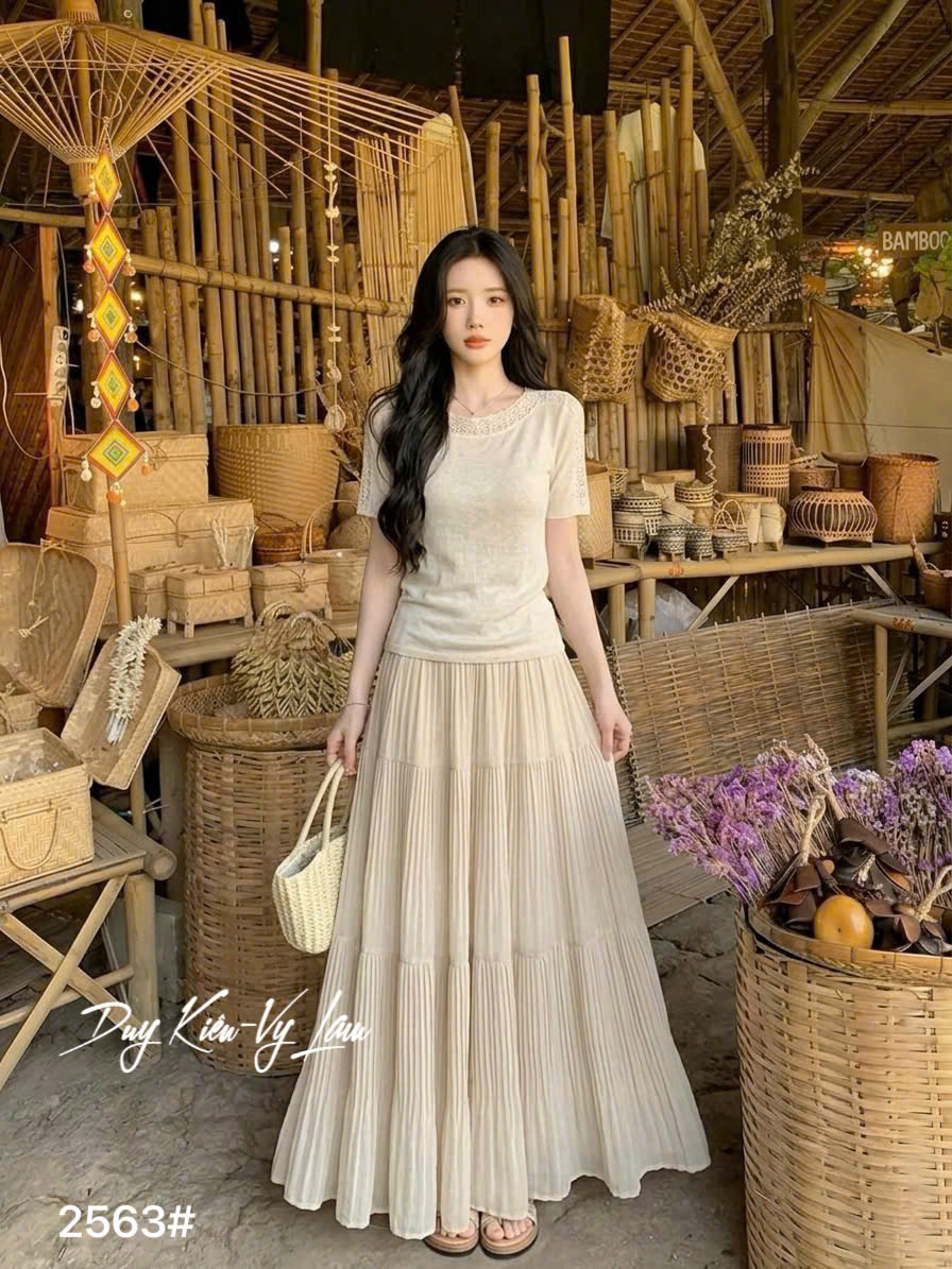 SB2563 Sét chân váy xòe áo cổ lưới ren
