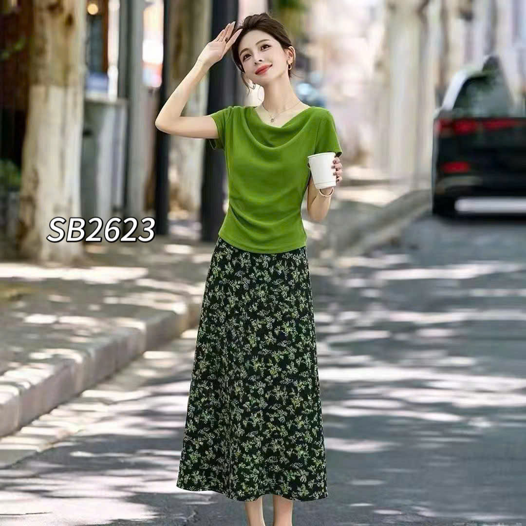 SB2623 Sét chân váy hoa áo cổ thuyền