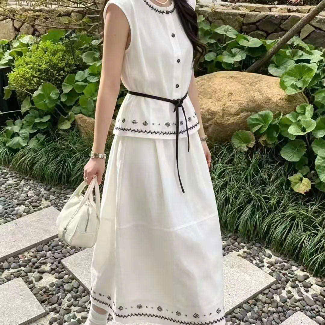 SB2655 Set váy áo thêu hoa kèm đai