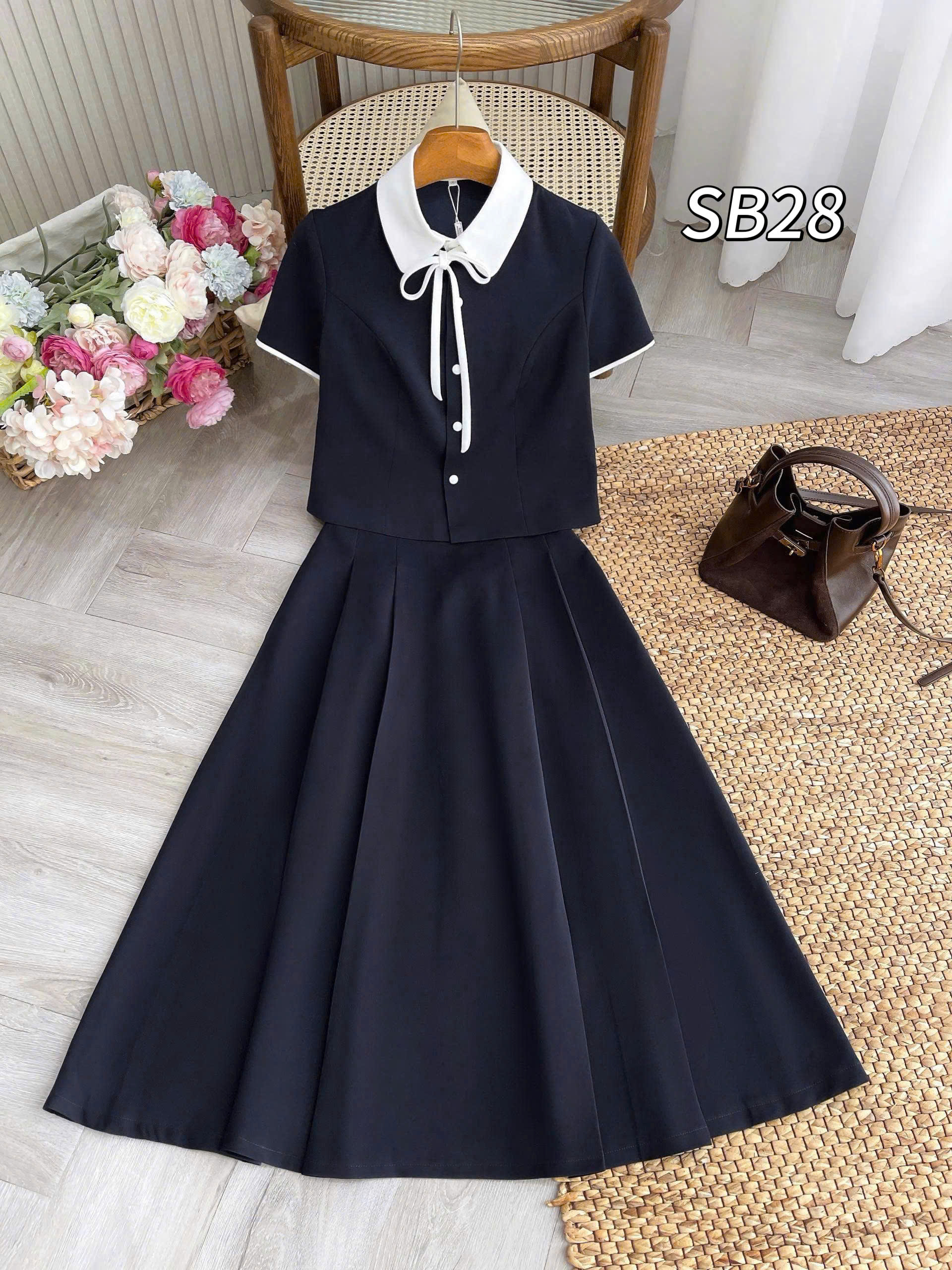 SB28 Sét váy xòe cổ nơ trắng