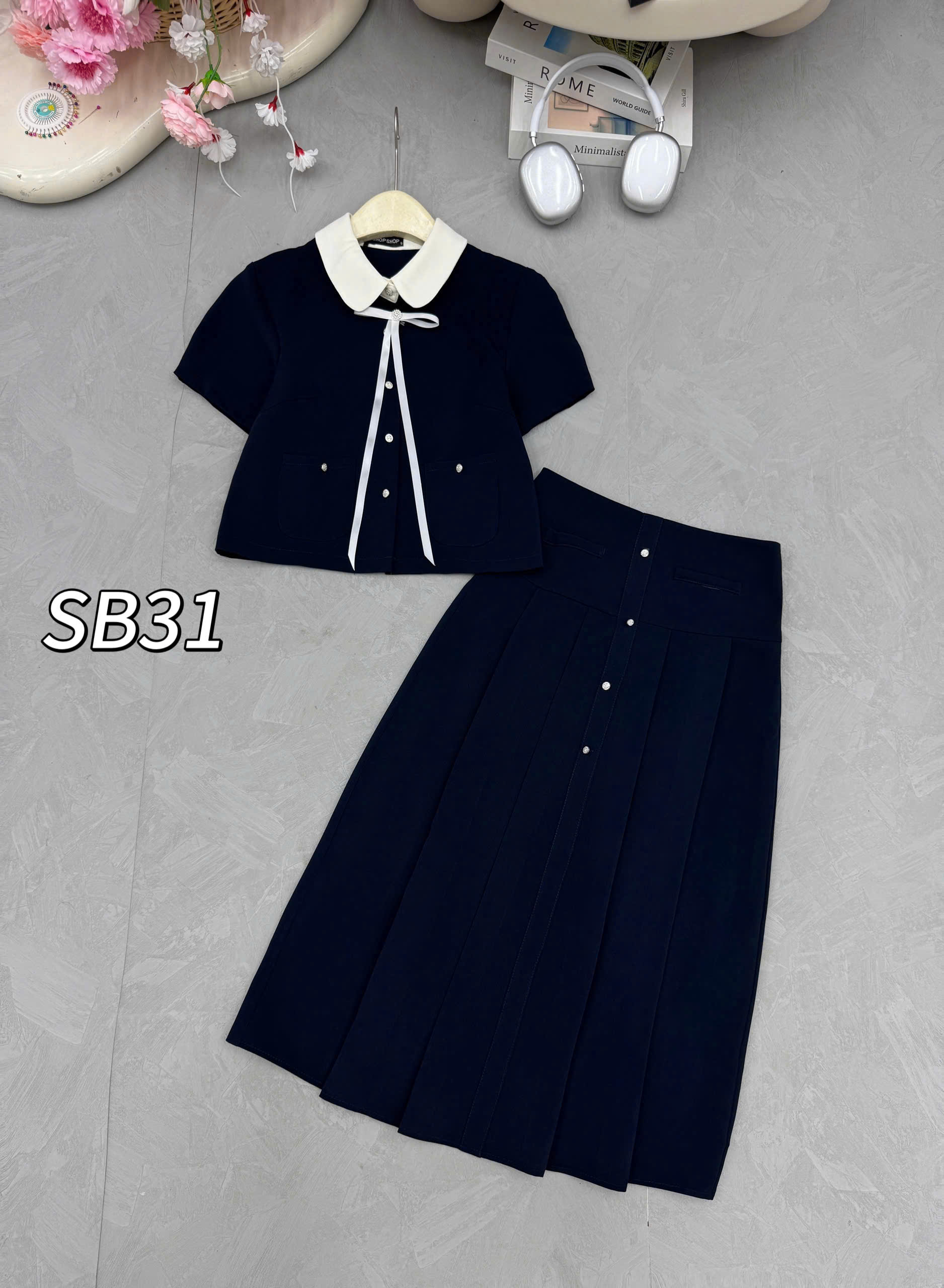 SB31 Sét cv xòe cúc ngọc áo cổ nơ