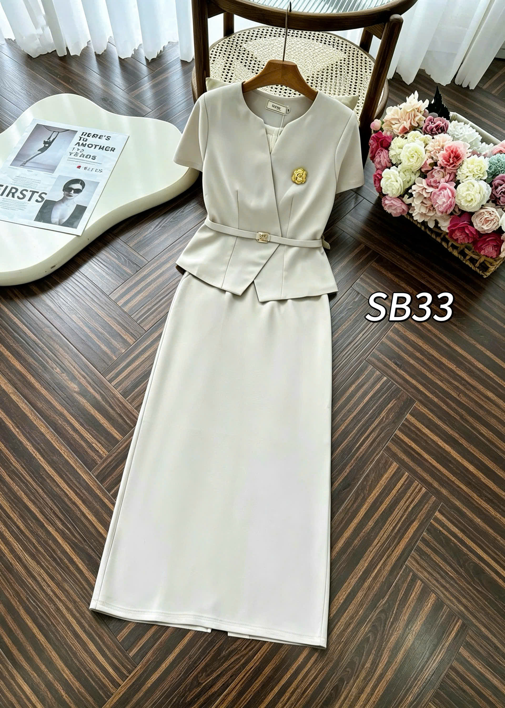 SB33 Sét cv xuông áo tag hoa vàng