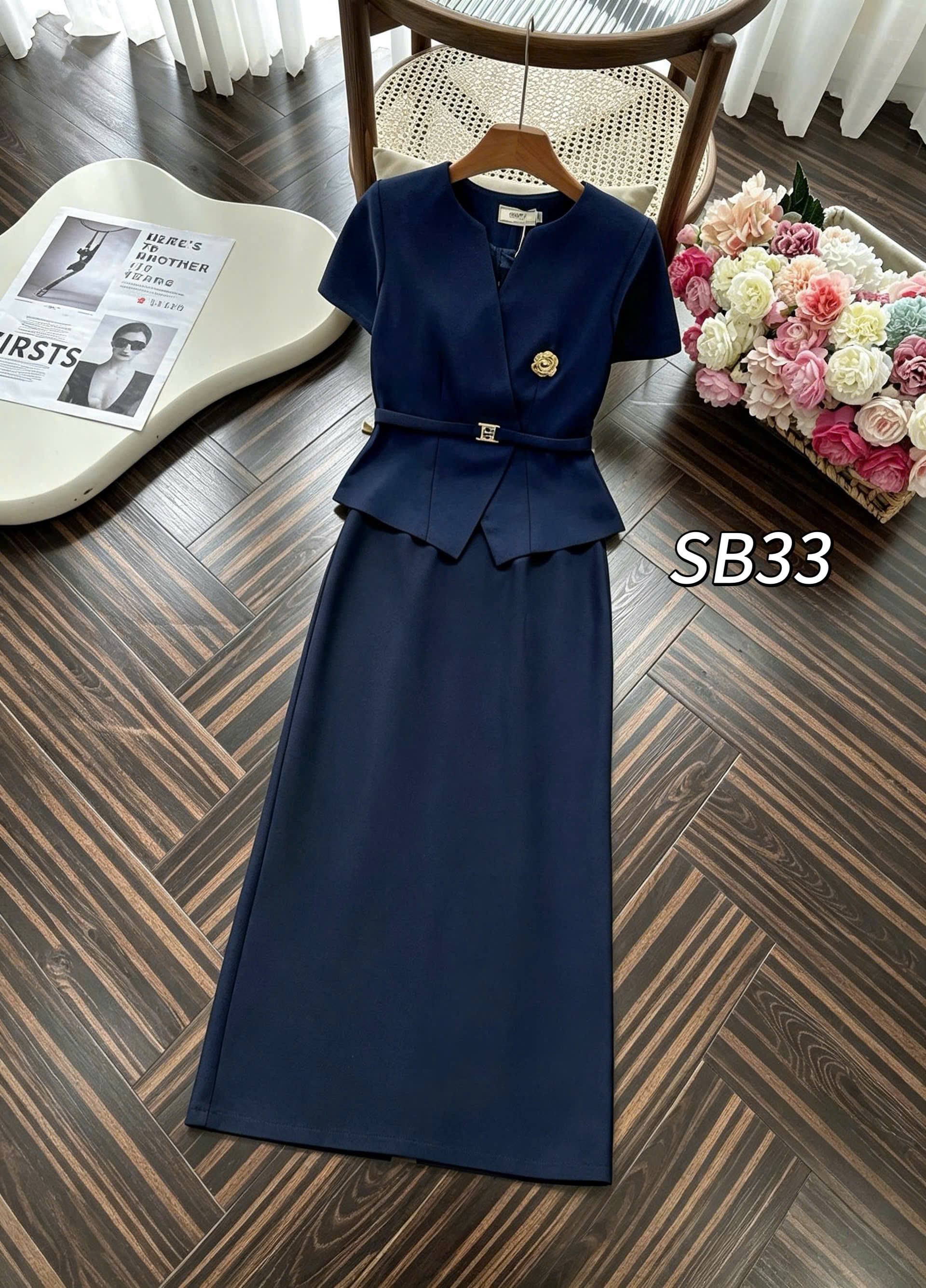 SB33 Sét cv xuông áo tag hoa vàng
