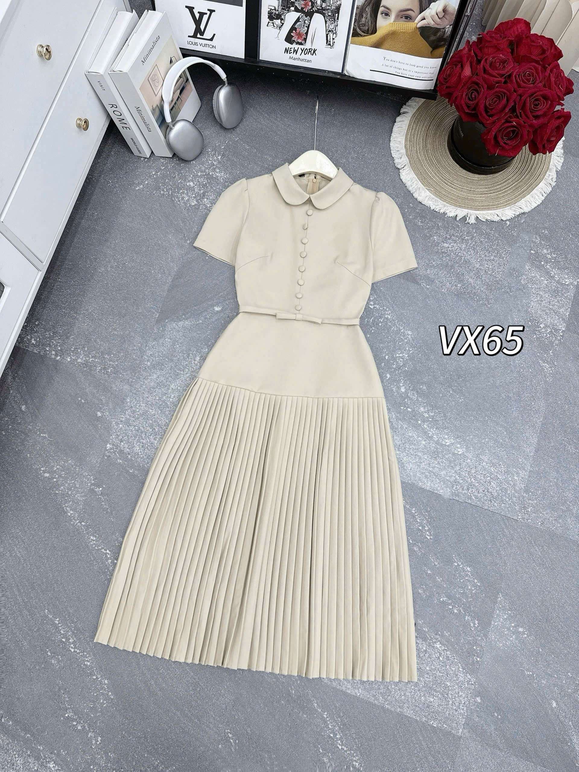 VX65 Váy liền dập ly cổ sen