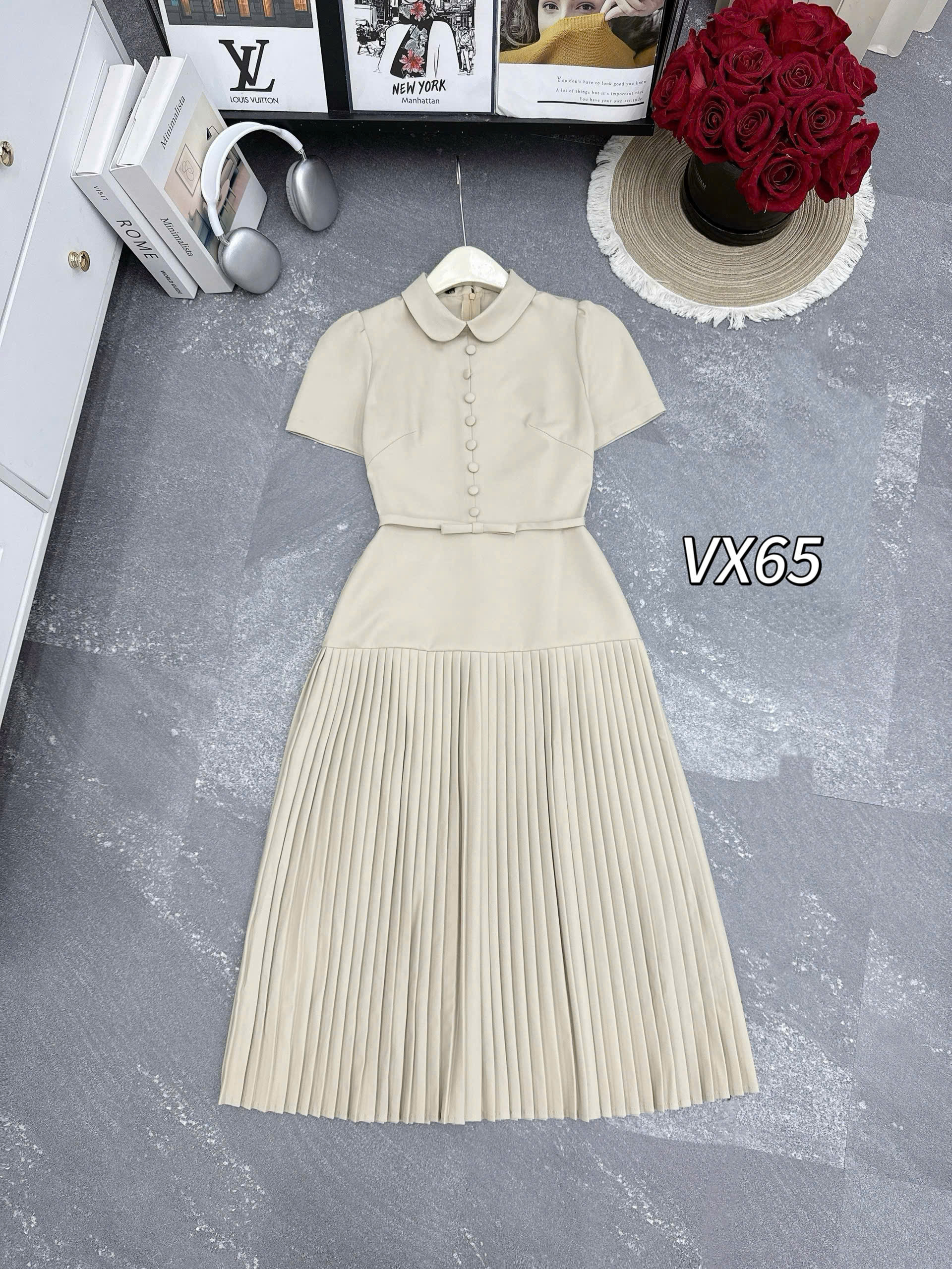 VX65 Váy liền dập ly cổ sen