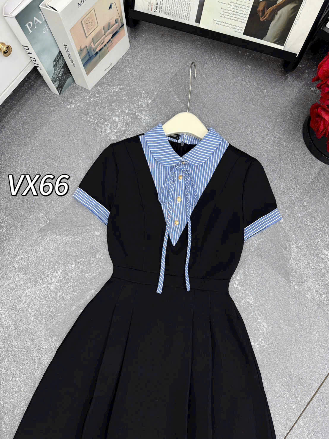 VX66 Váy xòe ly cổ viền kẻ