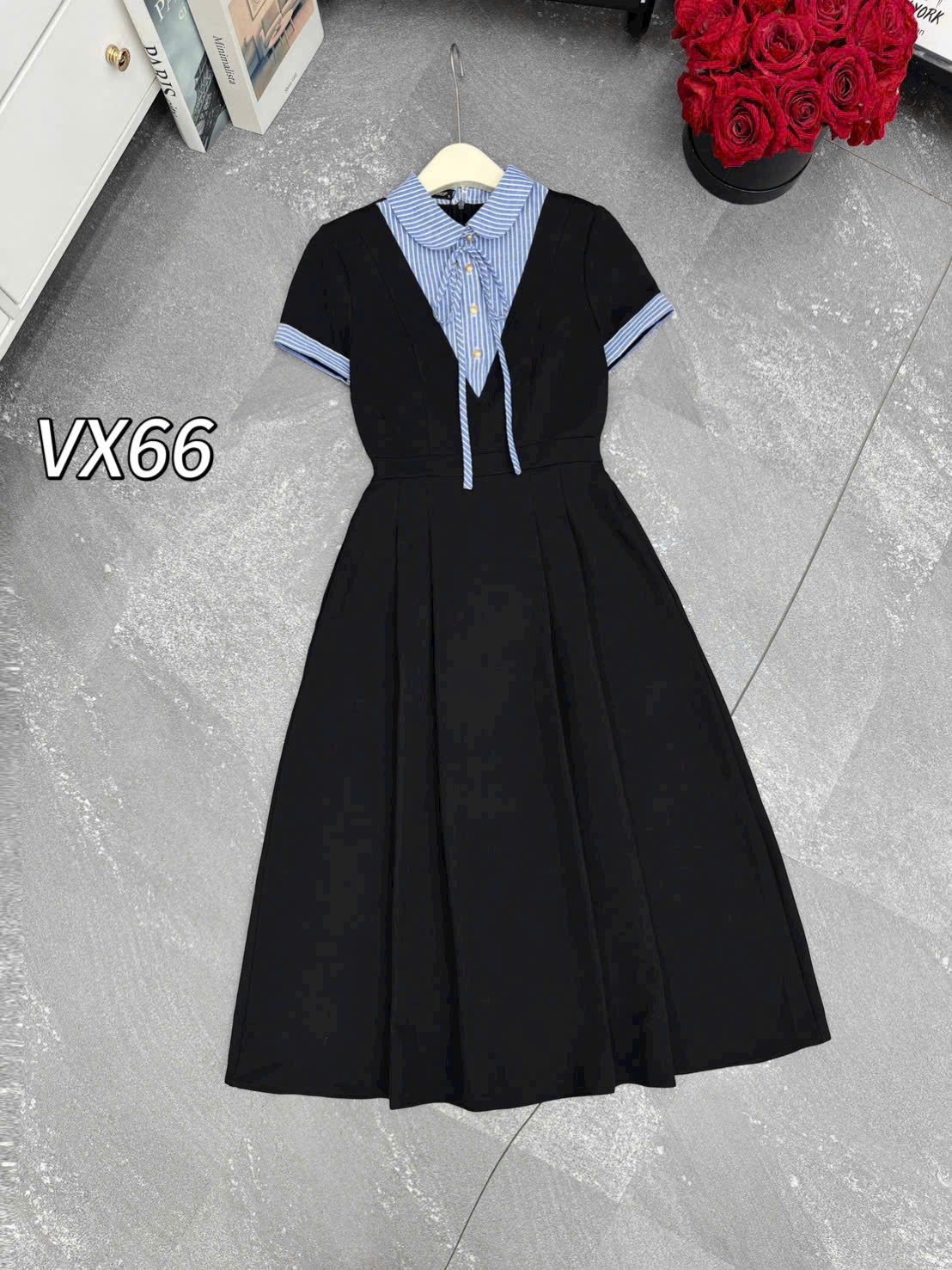 VX66 Váy xòe ly cổ viền kẻ