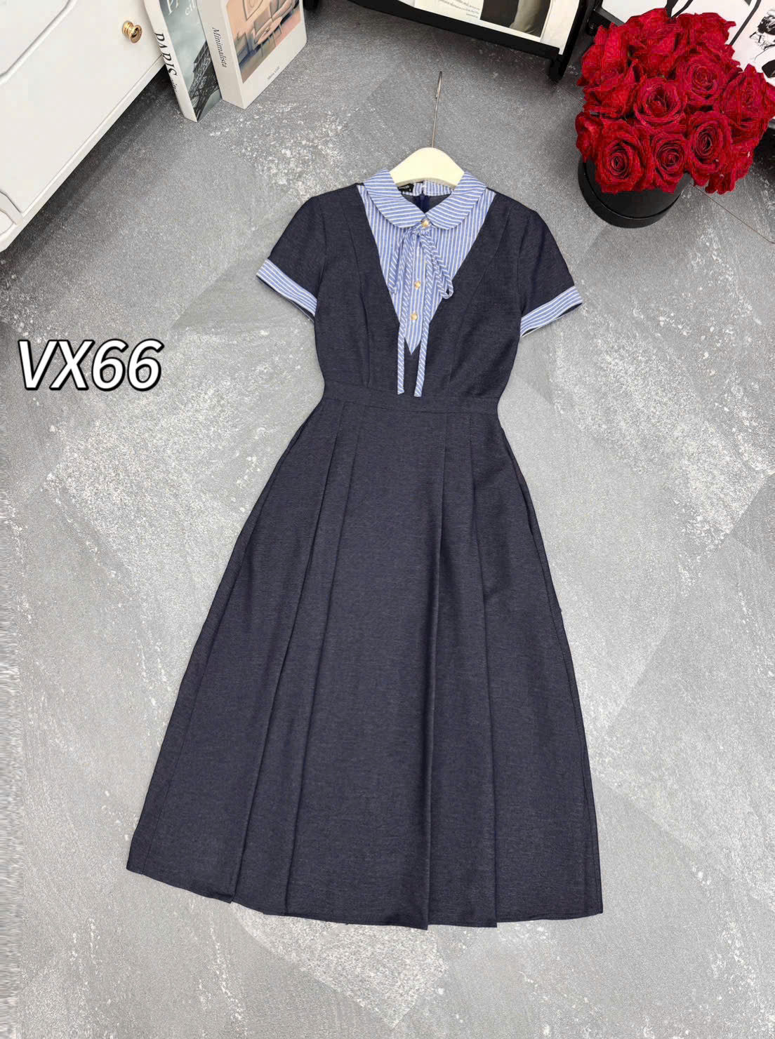 VX66 Váy xòe ly cổ viền kẻ
