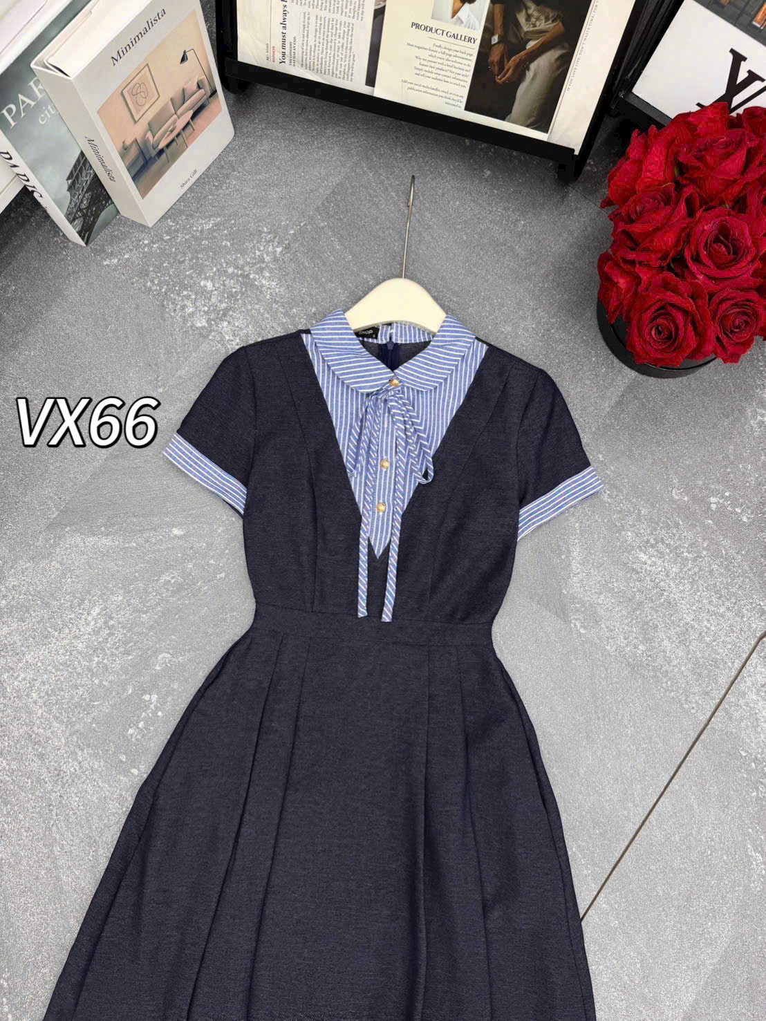 VX66 Váy xòe ly cổ viền kẻ