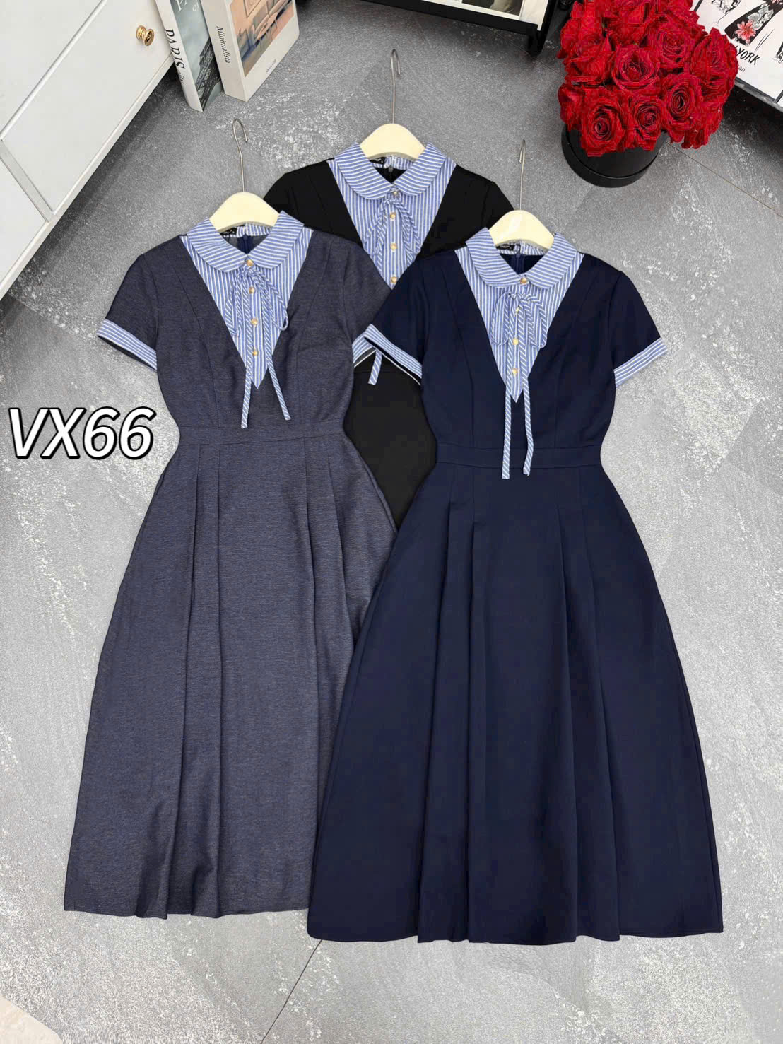 VX66 Váy xòe ly cổ viền kẻ