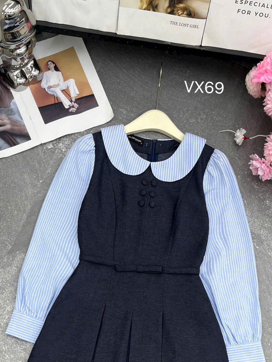 VX69 Váy dài tay cổ sen chiết eo