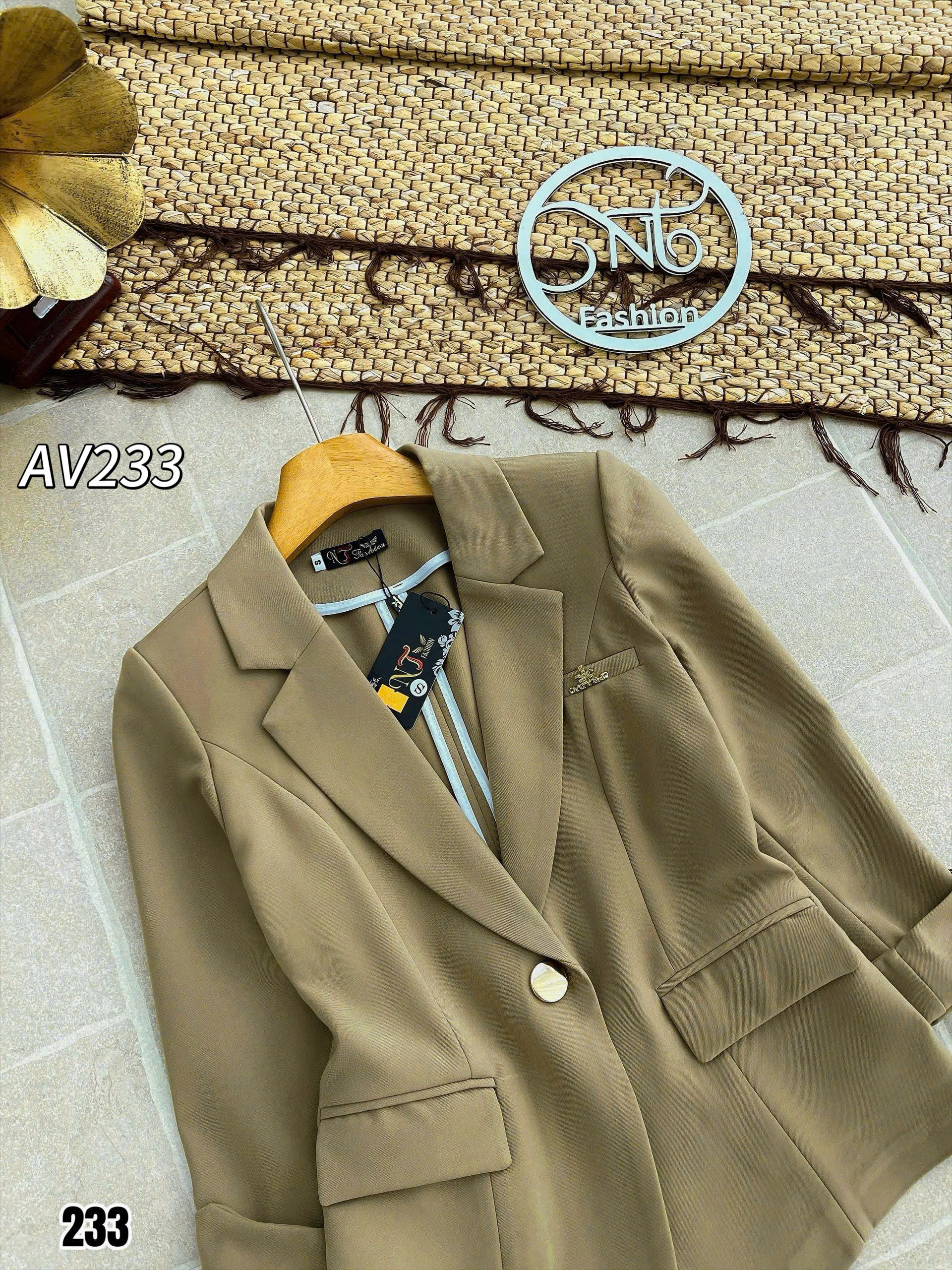 av233 áo vest 1 cúc tag ngực