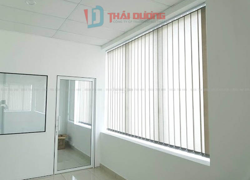 Rèm Lá Dọc Văn Phòng Cao Cấp Nâu Nhạt RLD11