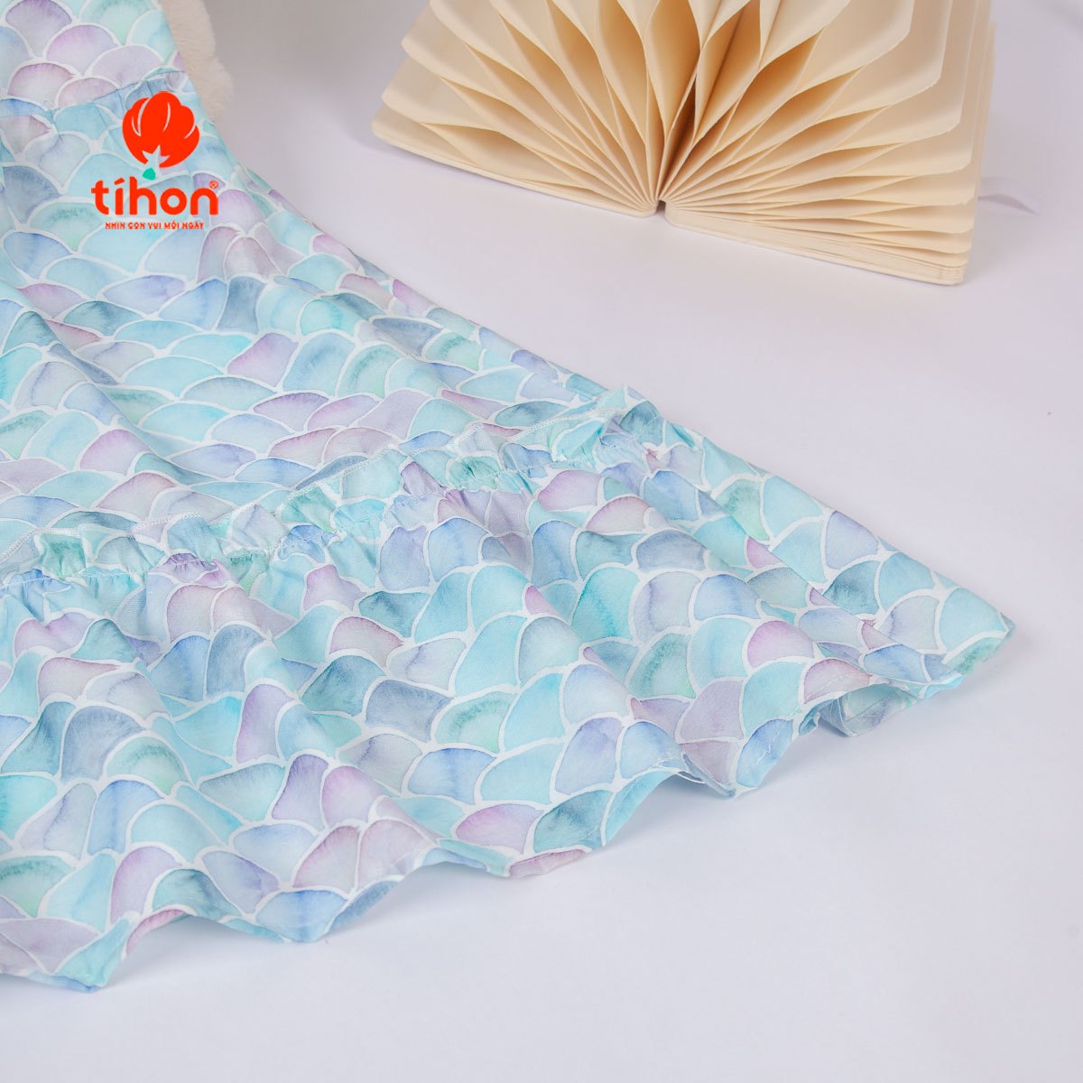 Váy BG thô họa tiết nơ trước ngực 906