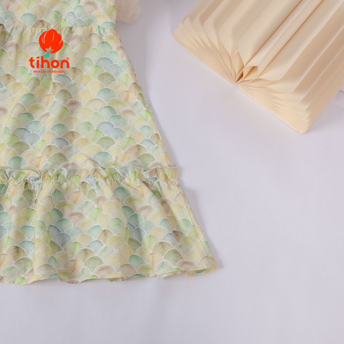 Váy BG thô họa tiết nơ trước ngực 906